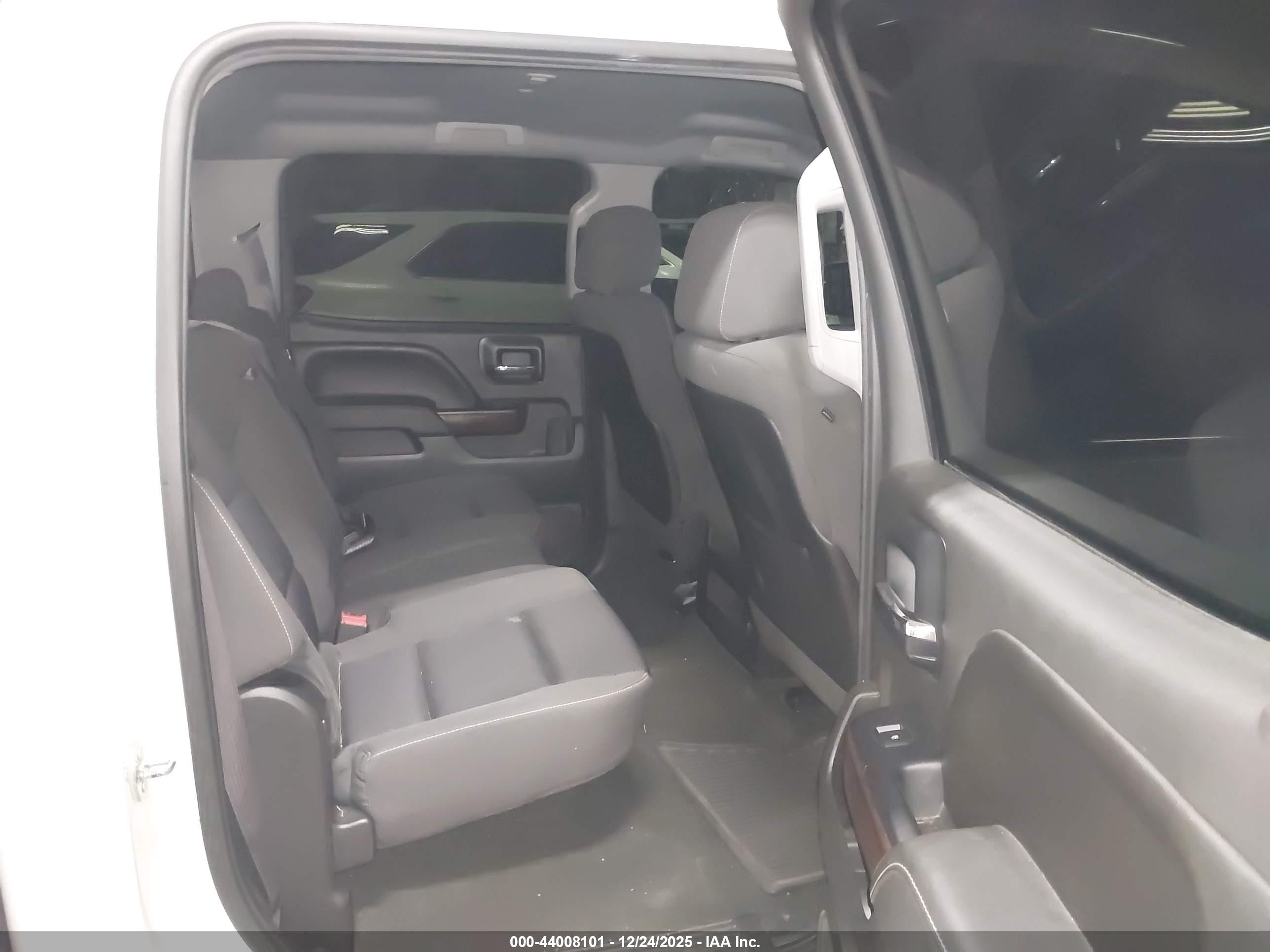 GMC SIERRA image 8