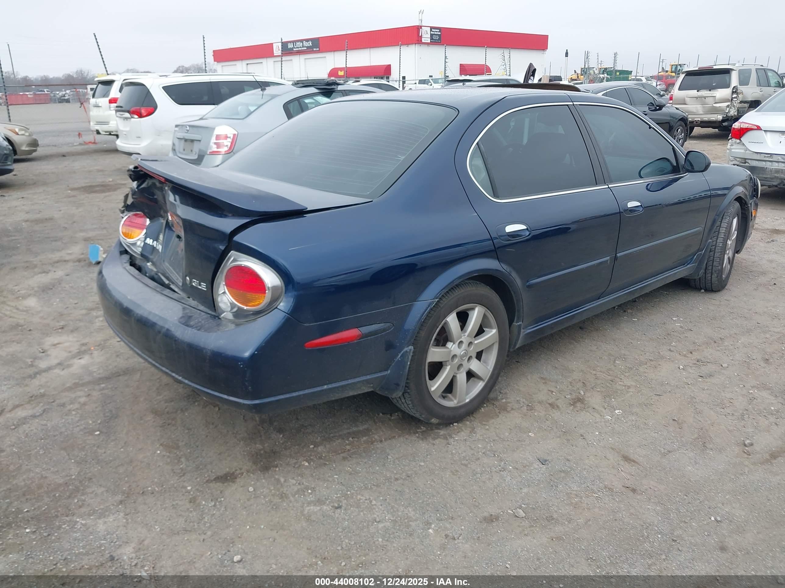 NISSAN MAXIMA image 4