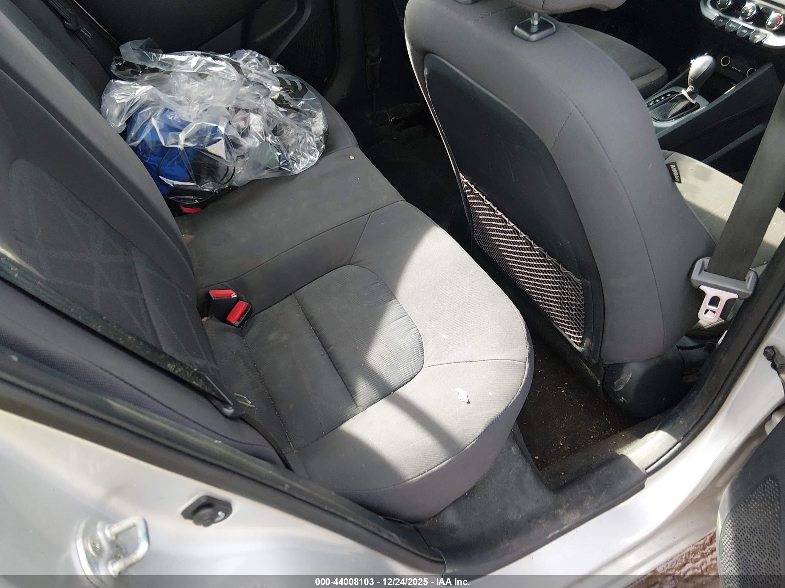 KIA RIO image 8