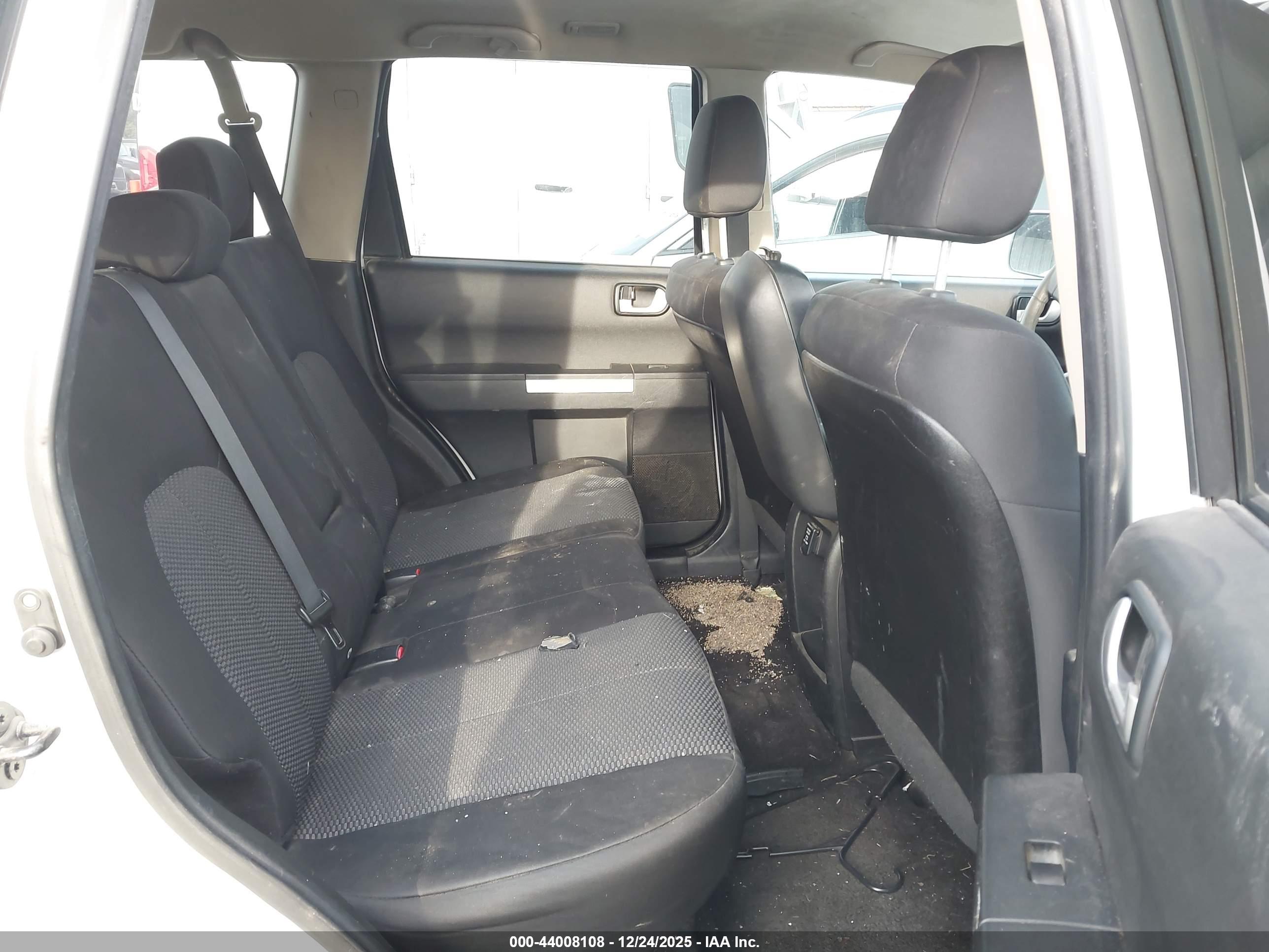MITSUBISHI ENDEAVOR image 8