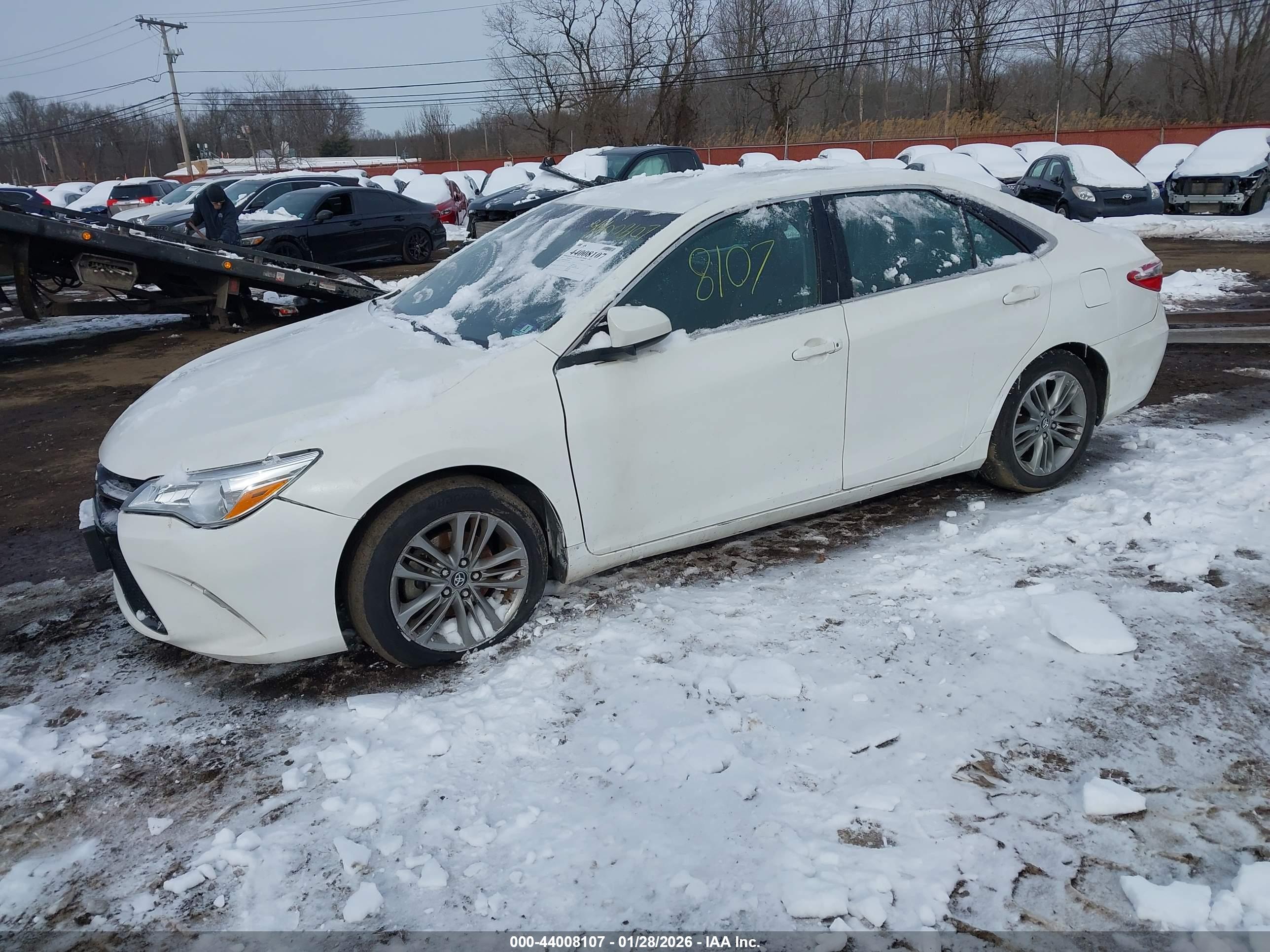 TOYOTA CAMRY image 2
