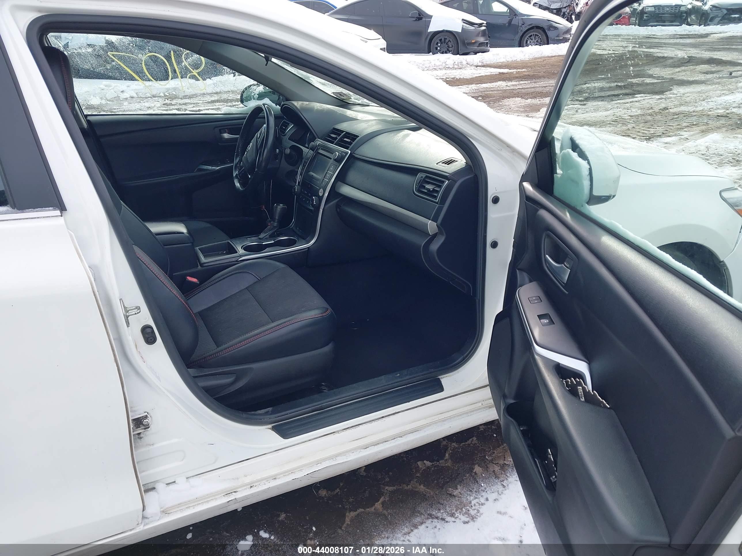 TOYOTA CAMRY image 5