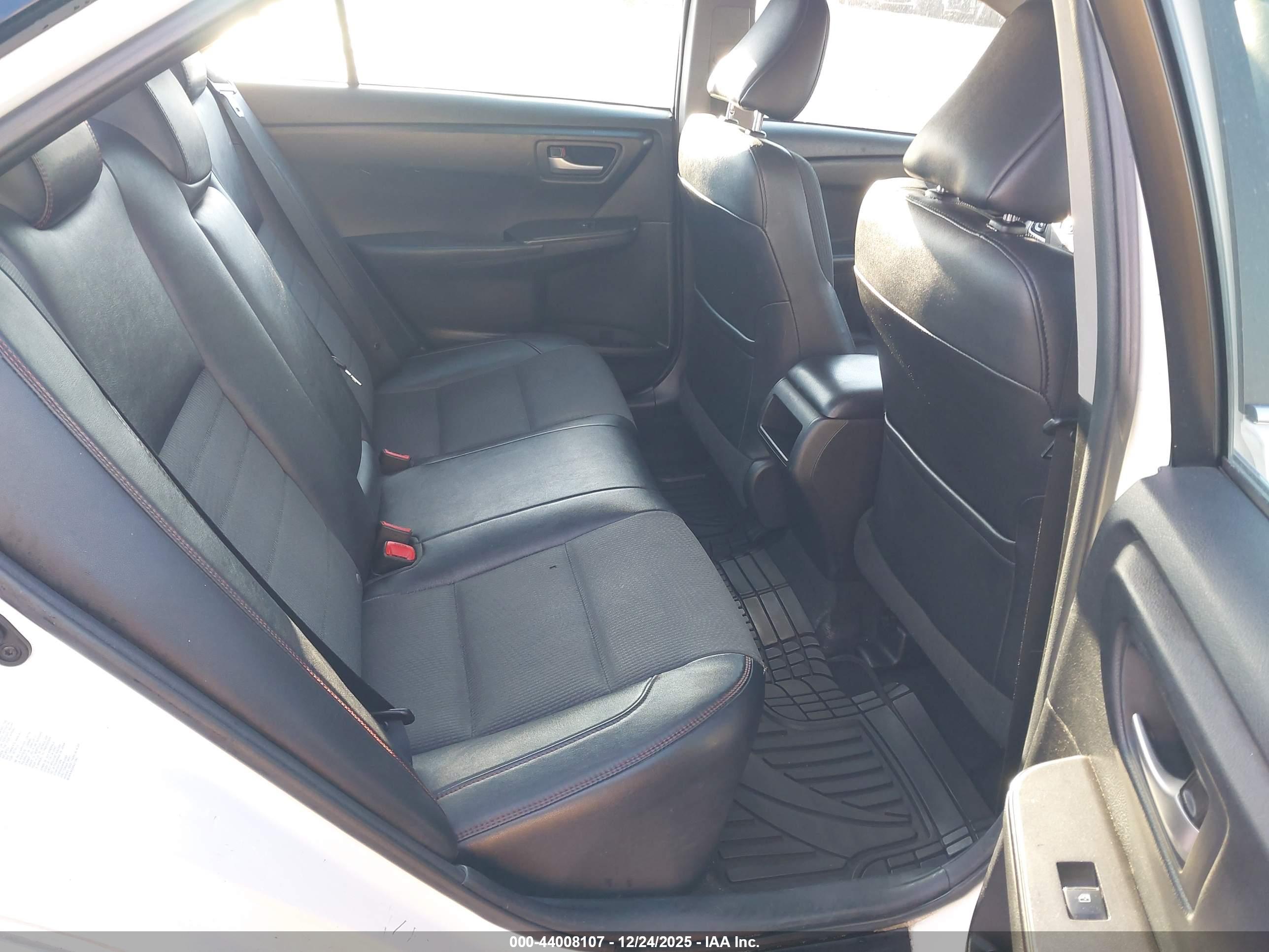 TOYOTA CAMRY image 8