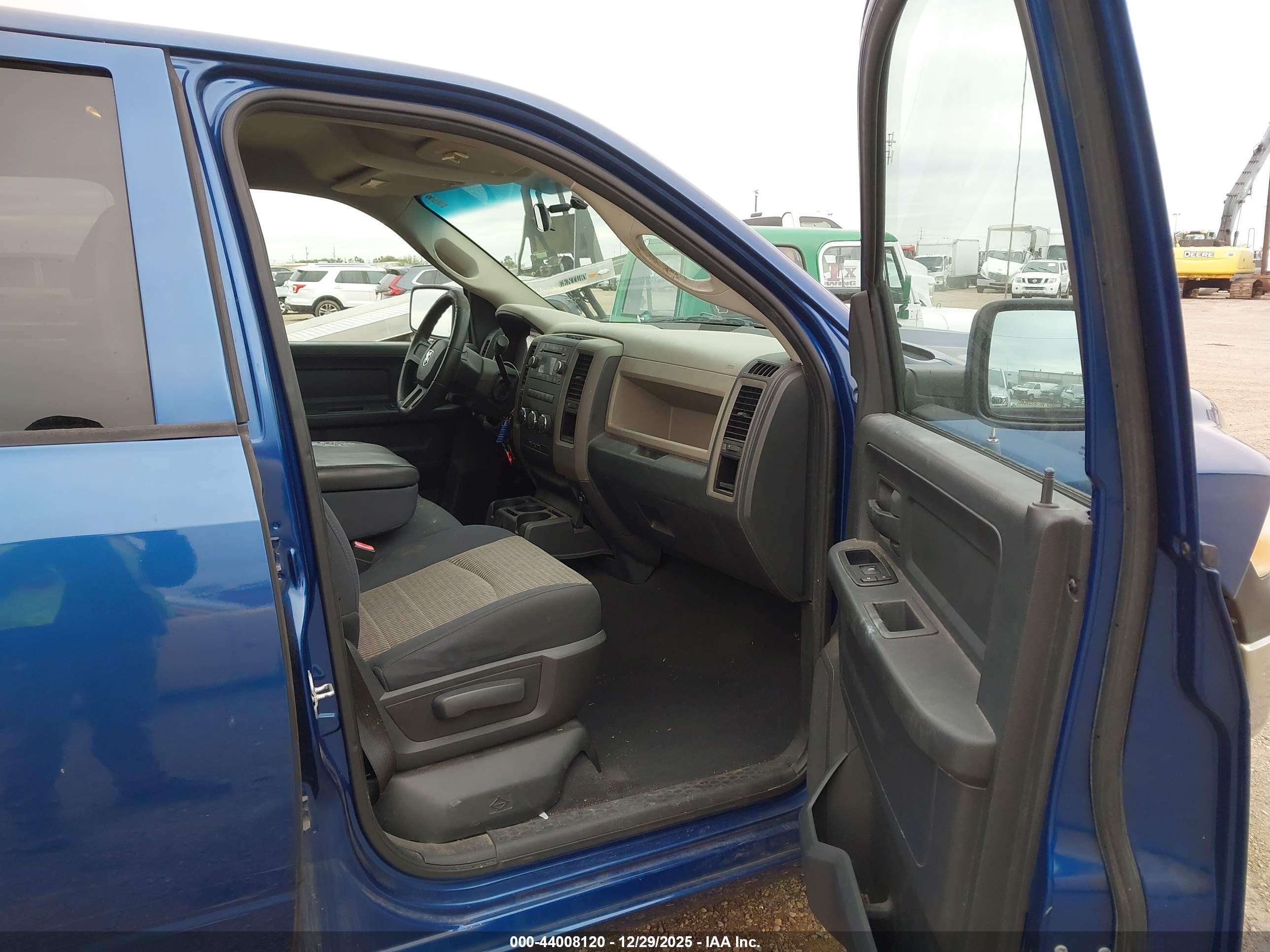DODGE RAM image 5