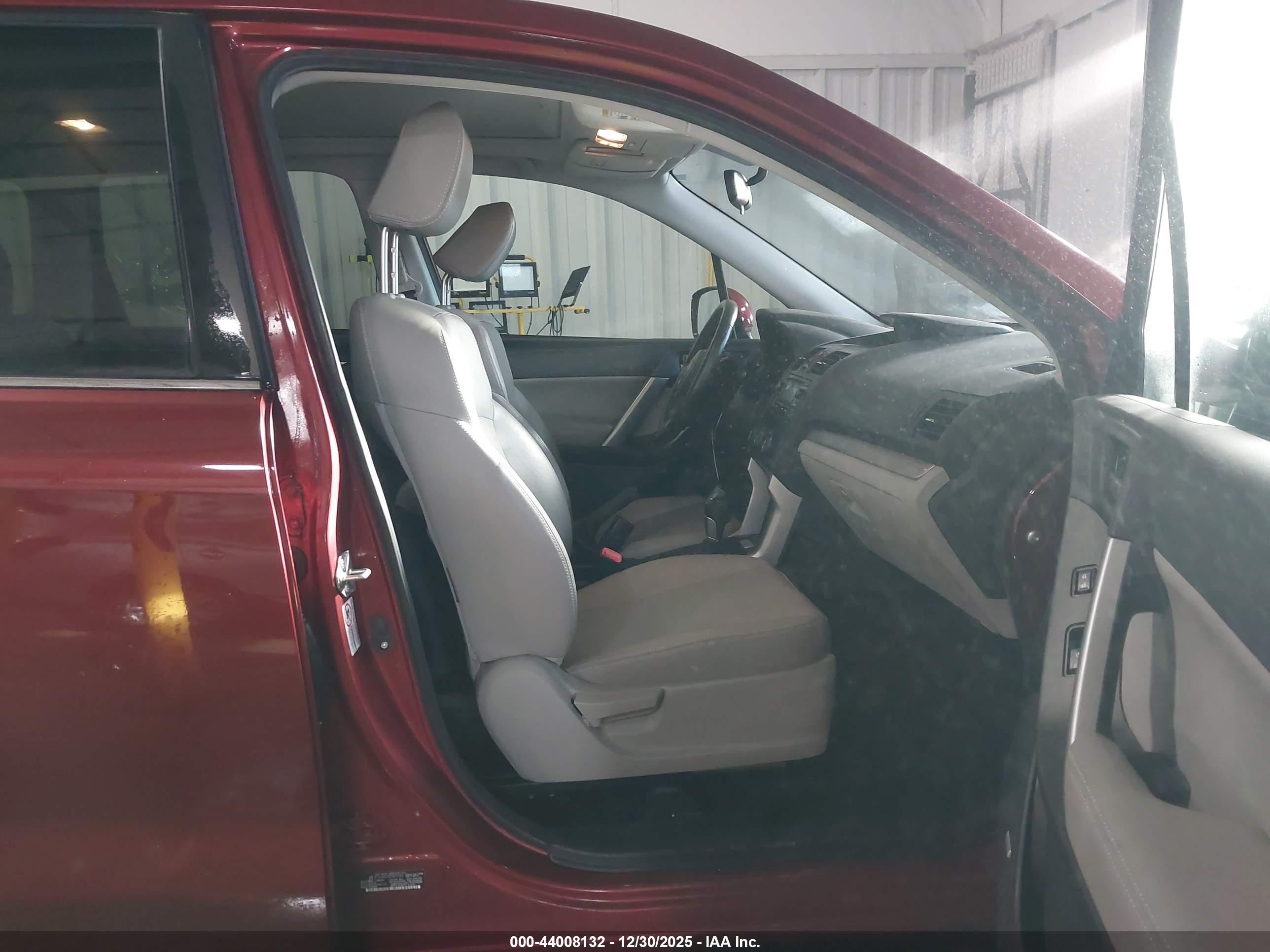SUBARU FORESTER image 5