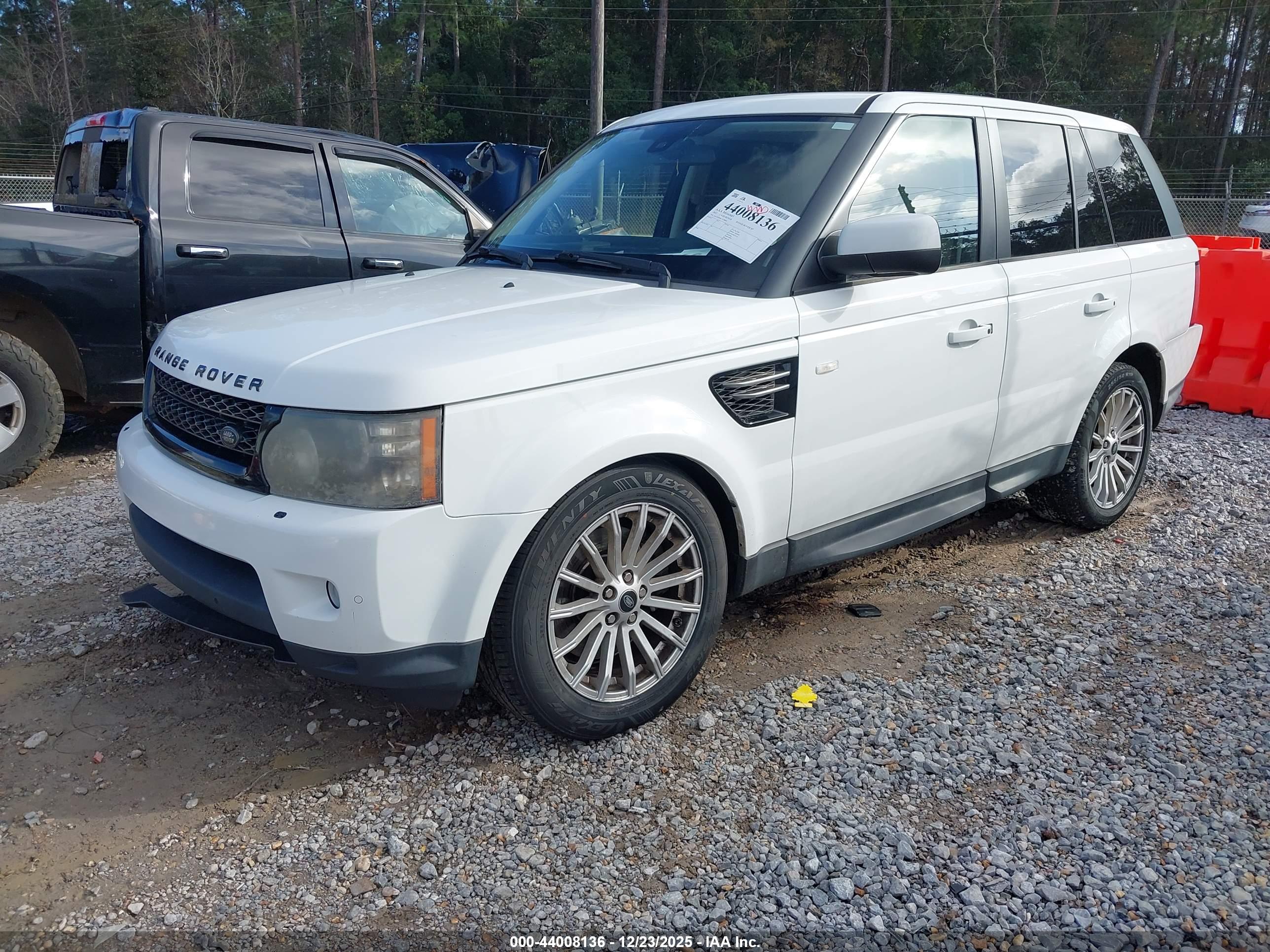 LAND ROVER image 2