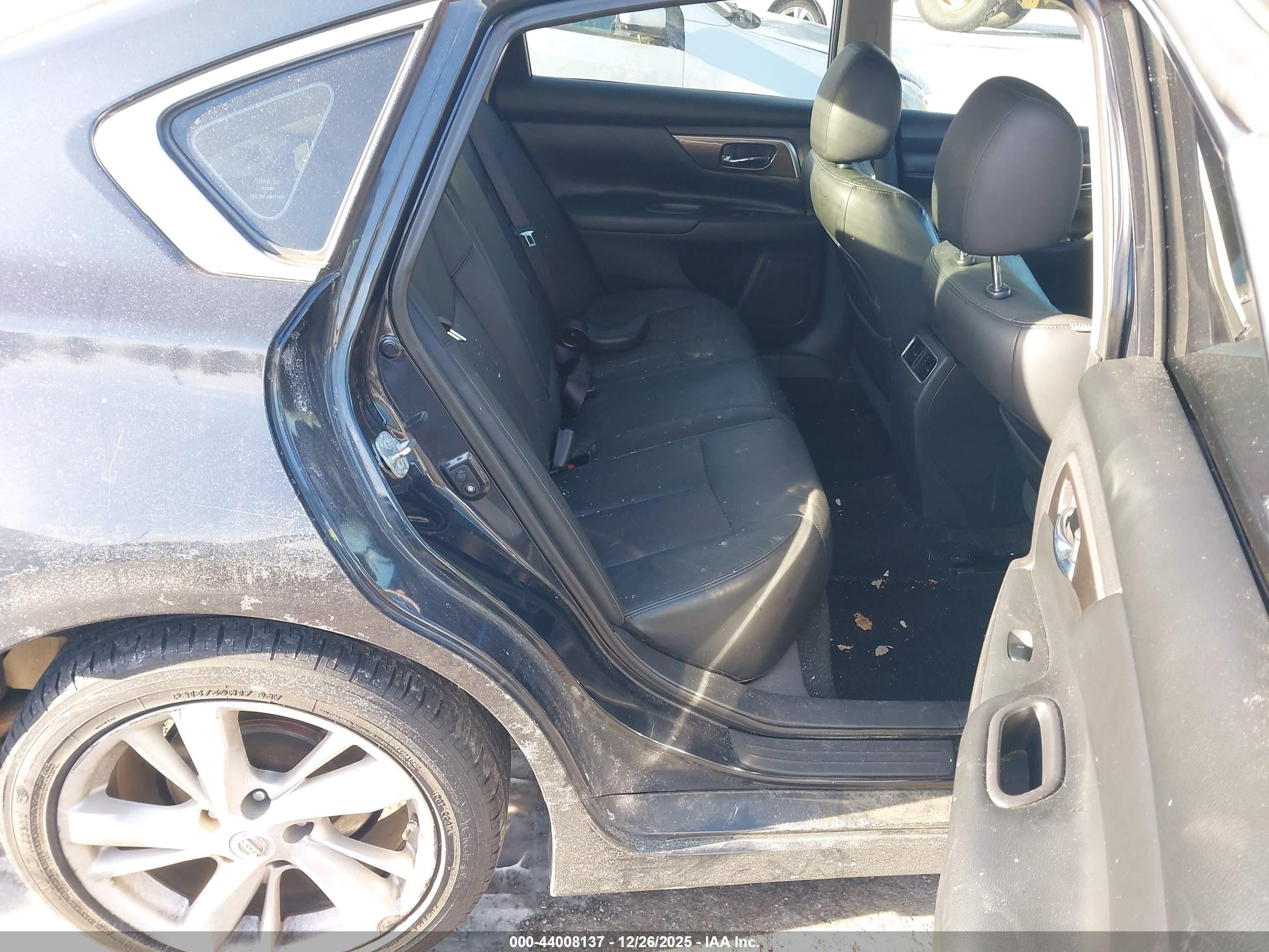 NISSAN ALTIMA image 8