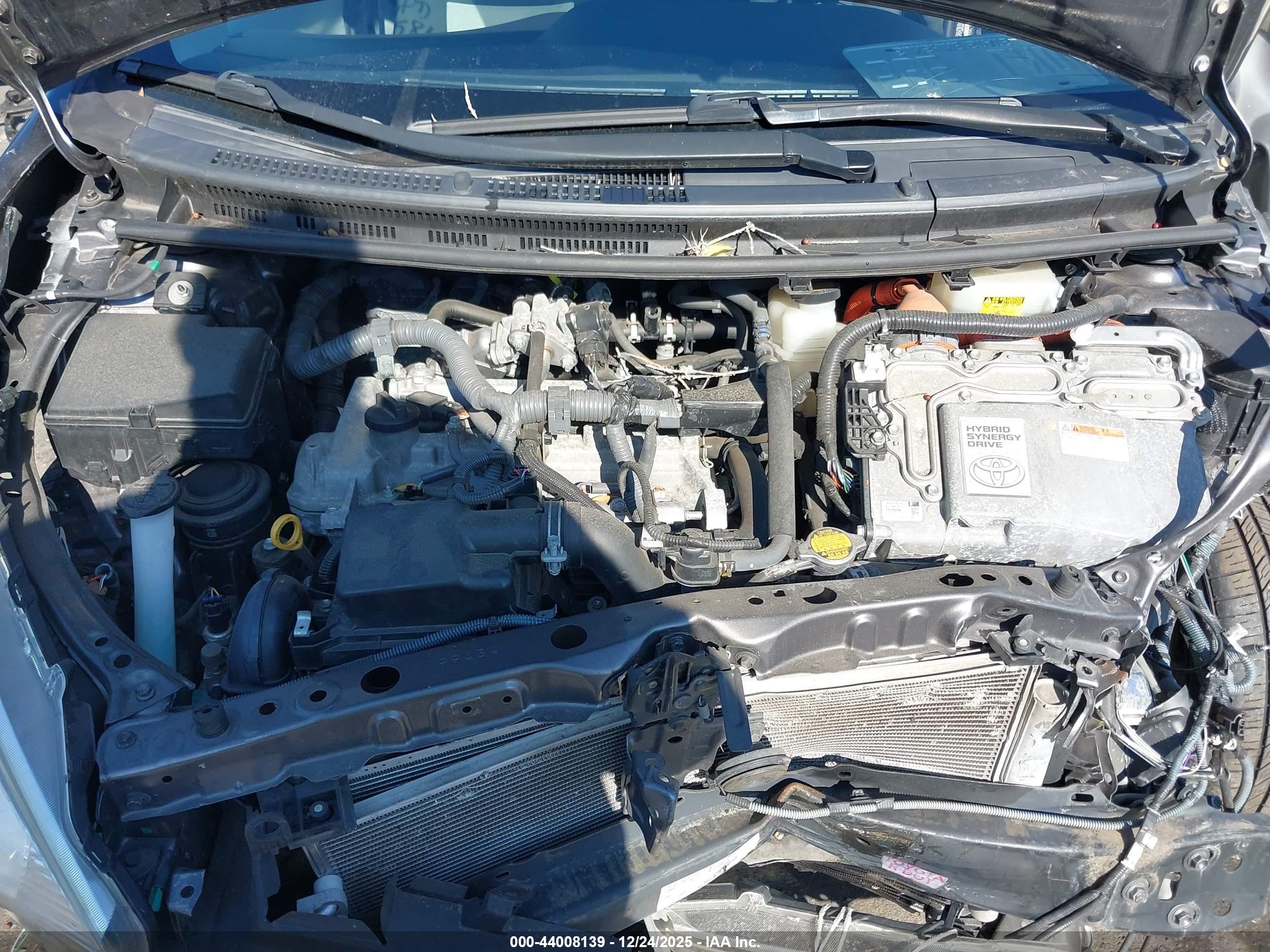 TOYOTA PRIUS image 10