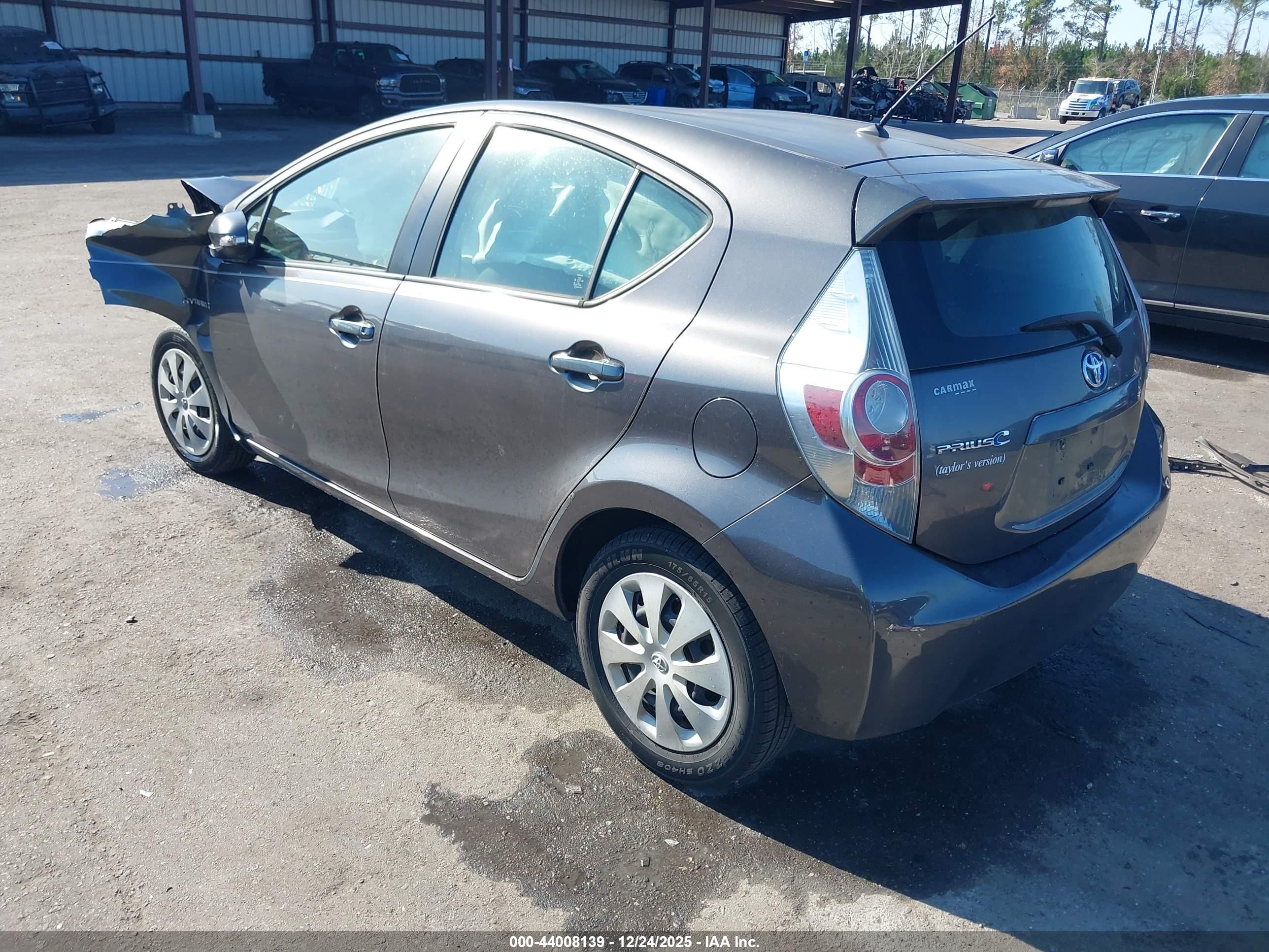 TOYOTA PRIUS image 3