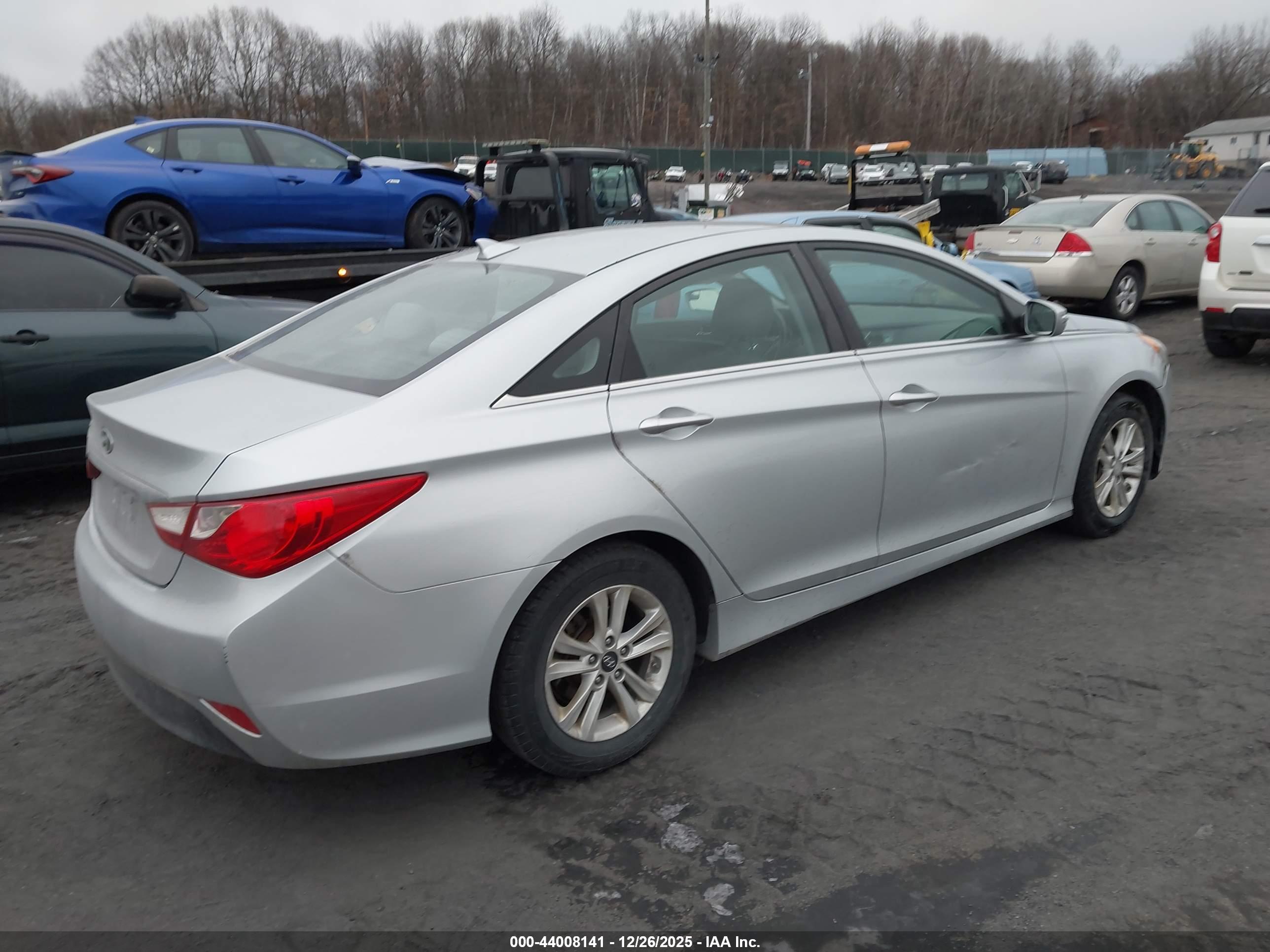 HYUNDAI SONATA image 4