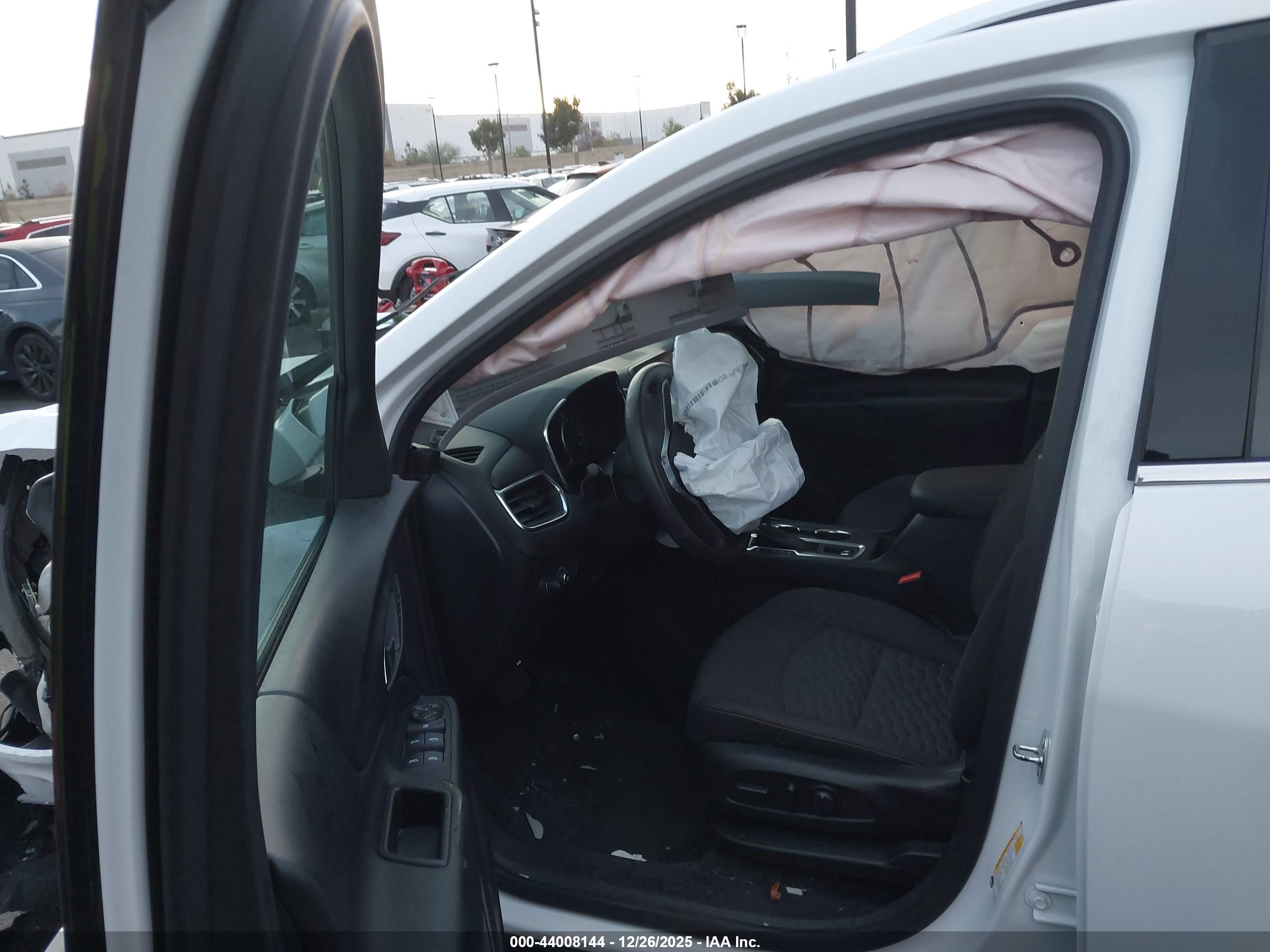 CHEVROLET EQUINOX image 5