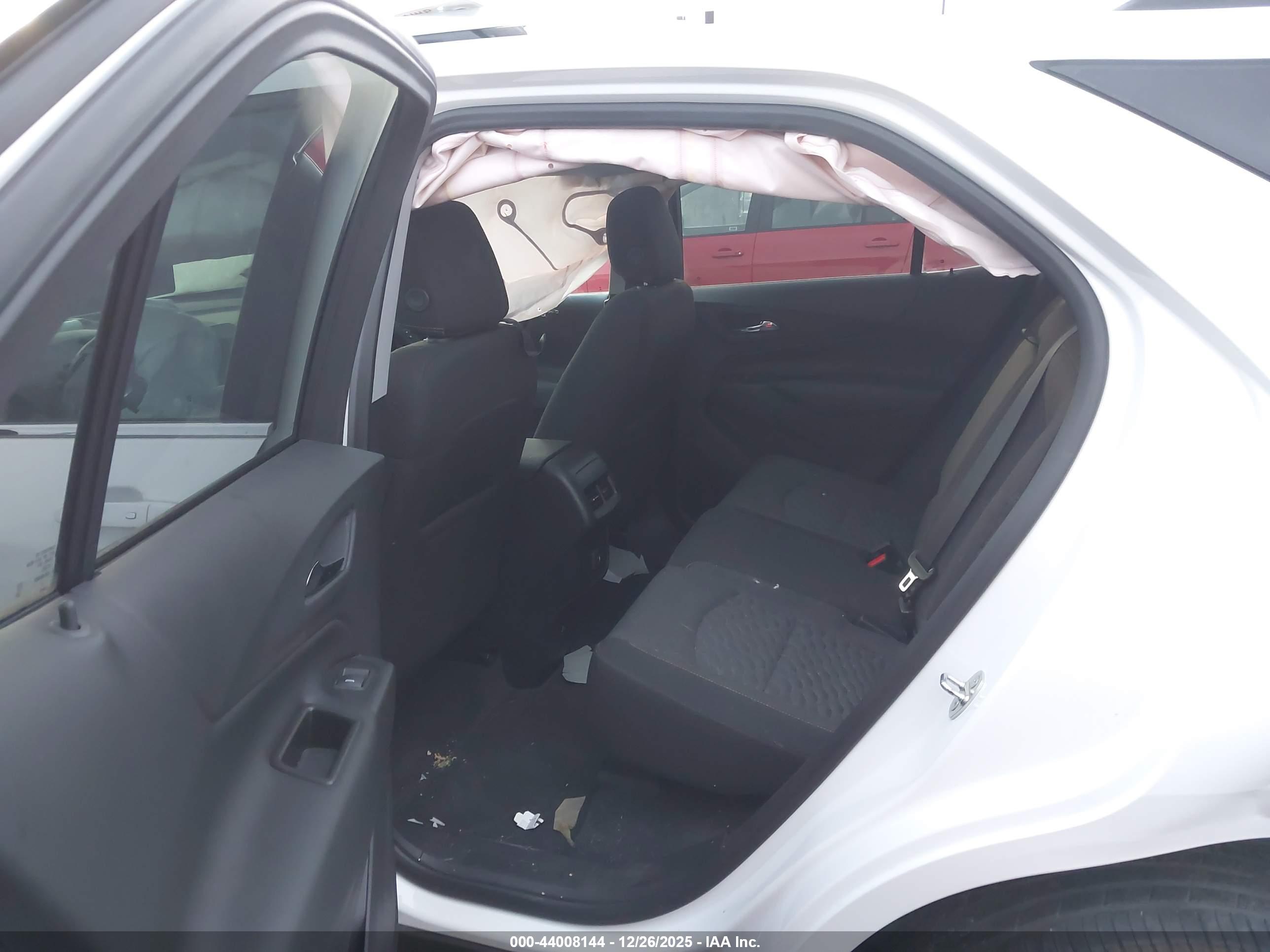 CHEVROLET EQUINOX image 8