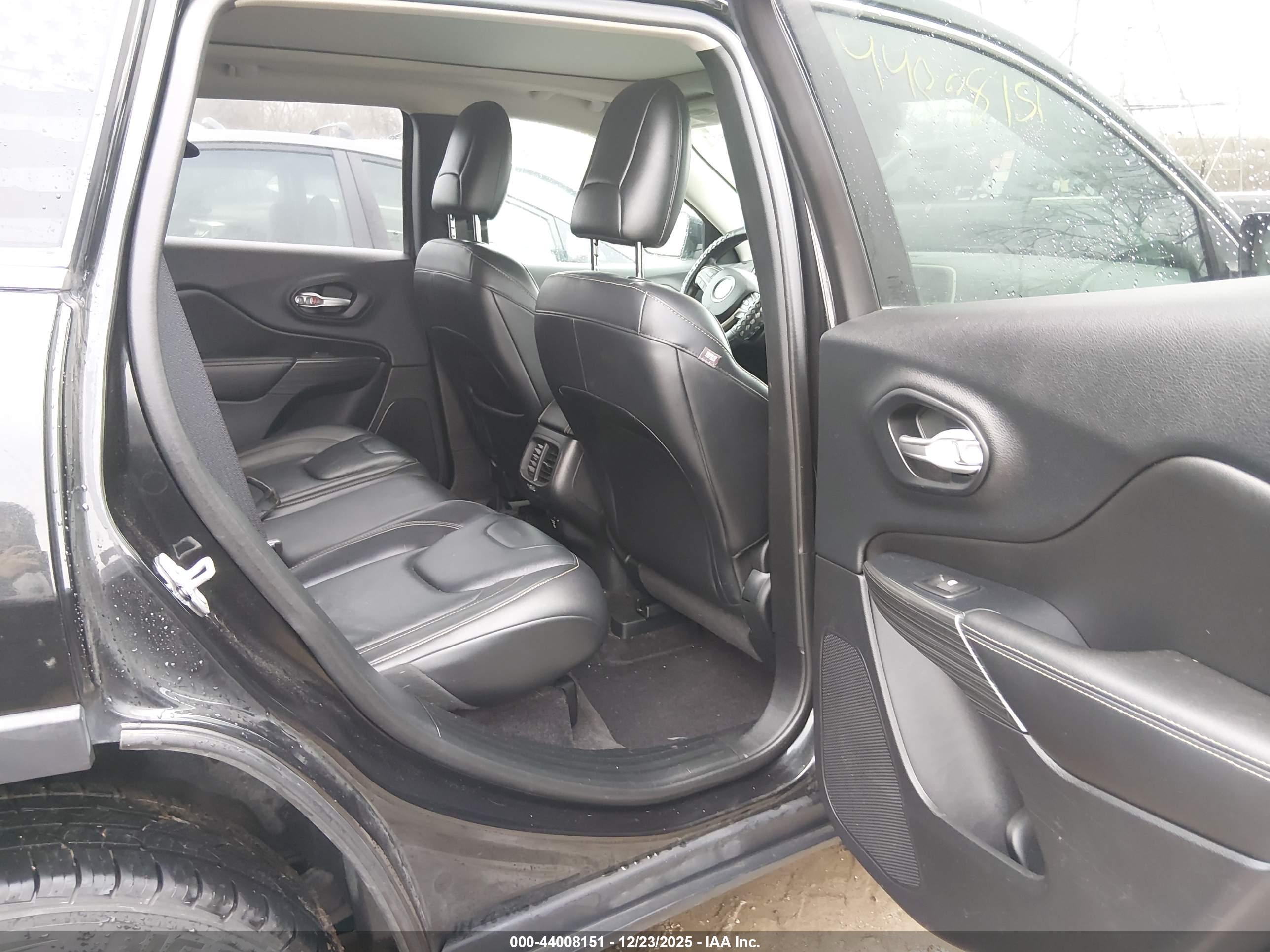 JEEP CHEROKEE image 8