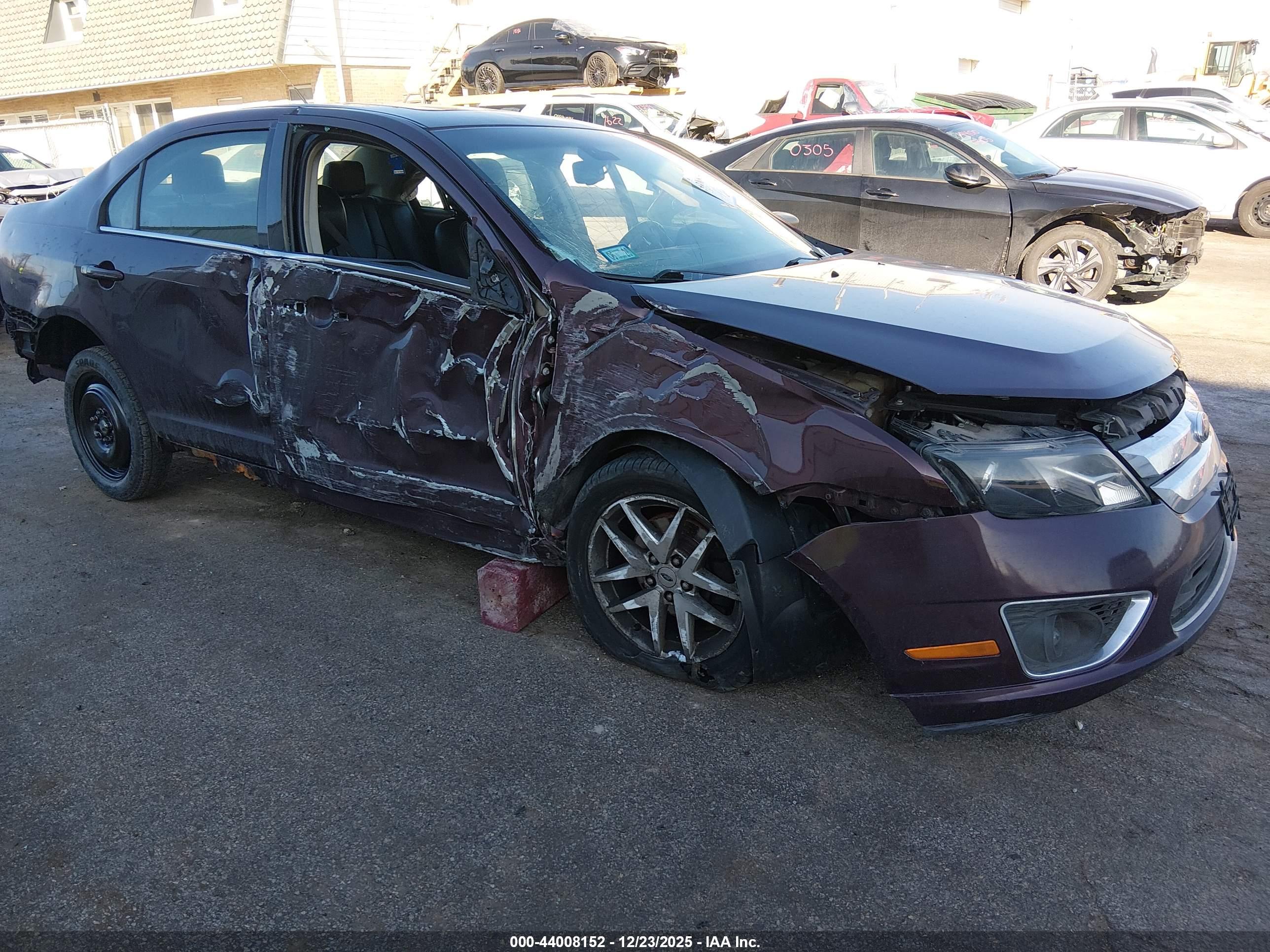 FORD FUSION image 6