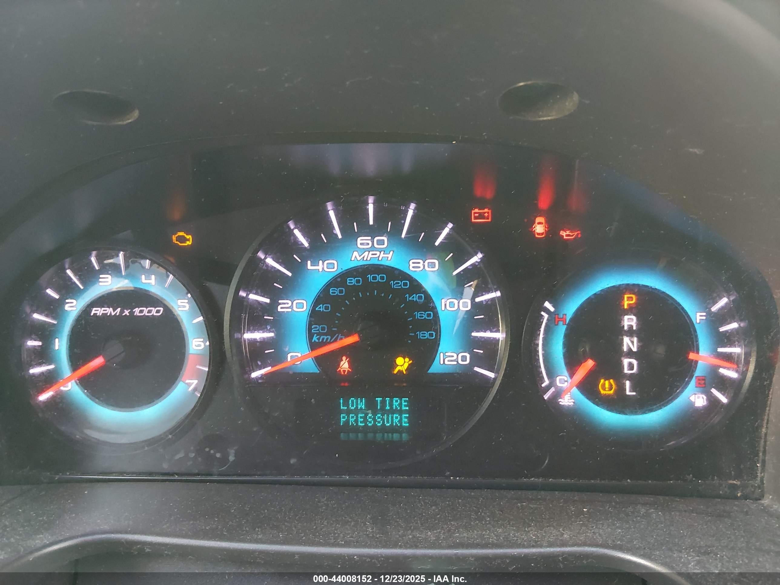 FORD FUSION image 7