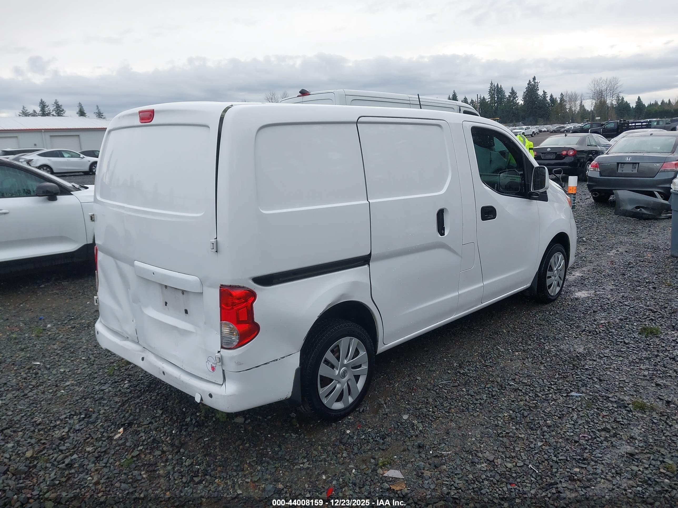 NISSAN NV200 image 4