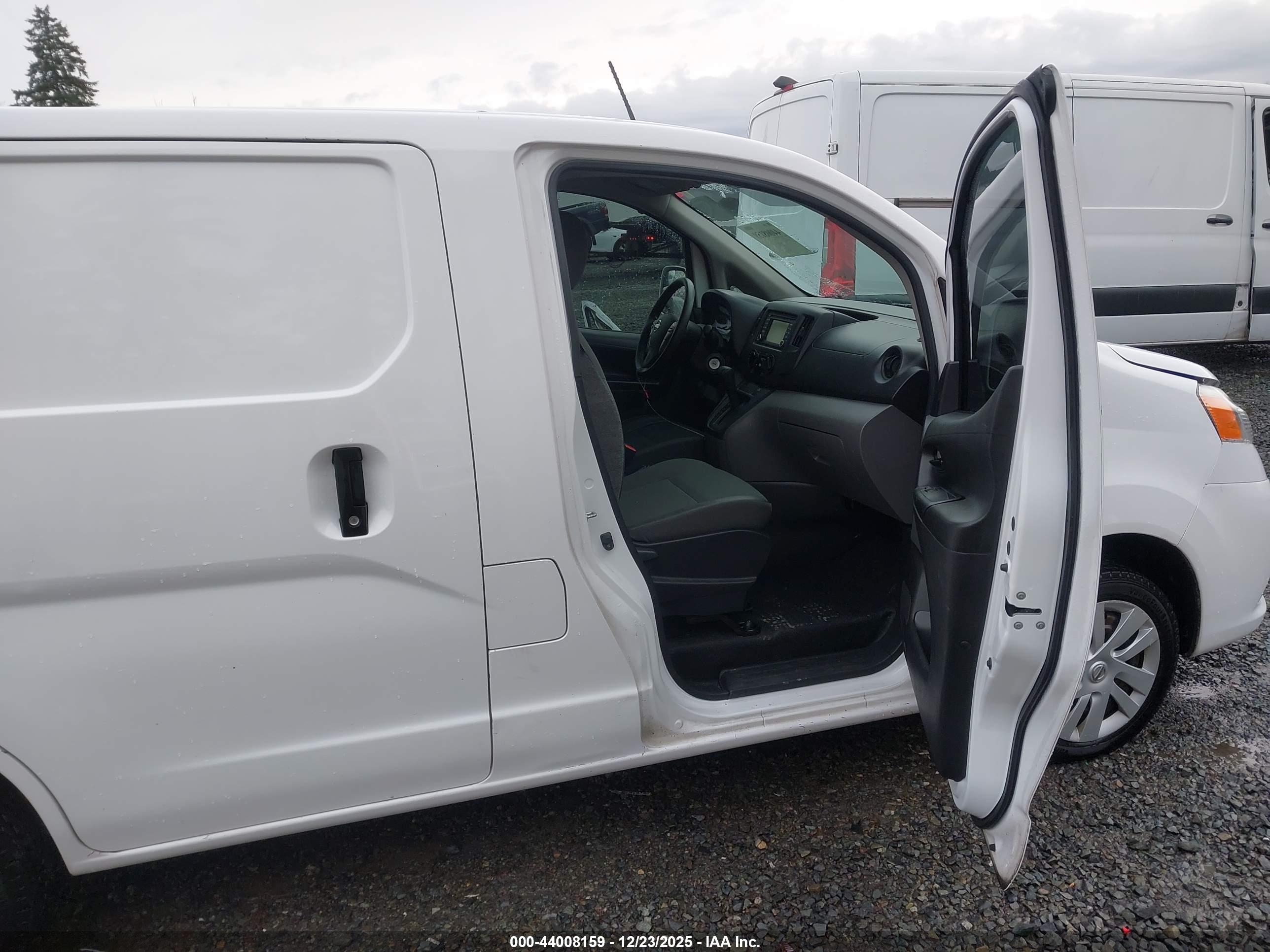 NISSAN NV200 image 5
