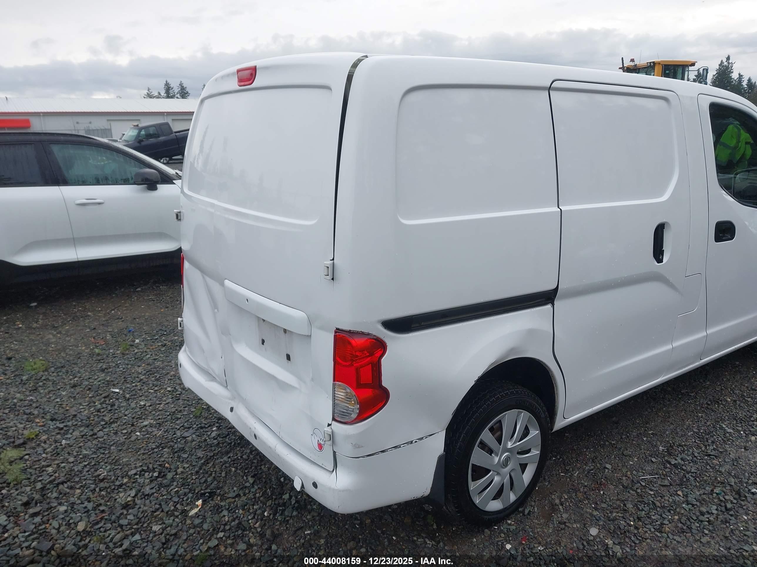 NISSAN NV200 image 6