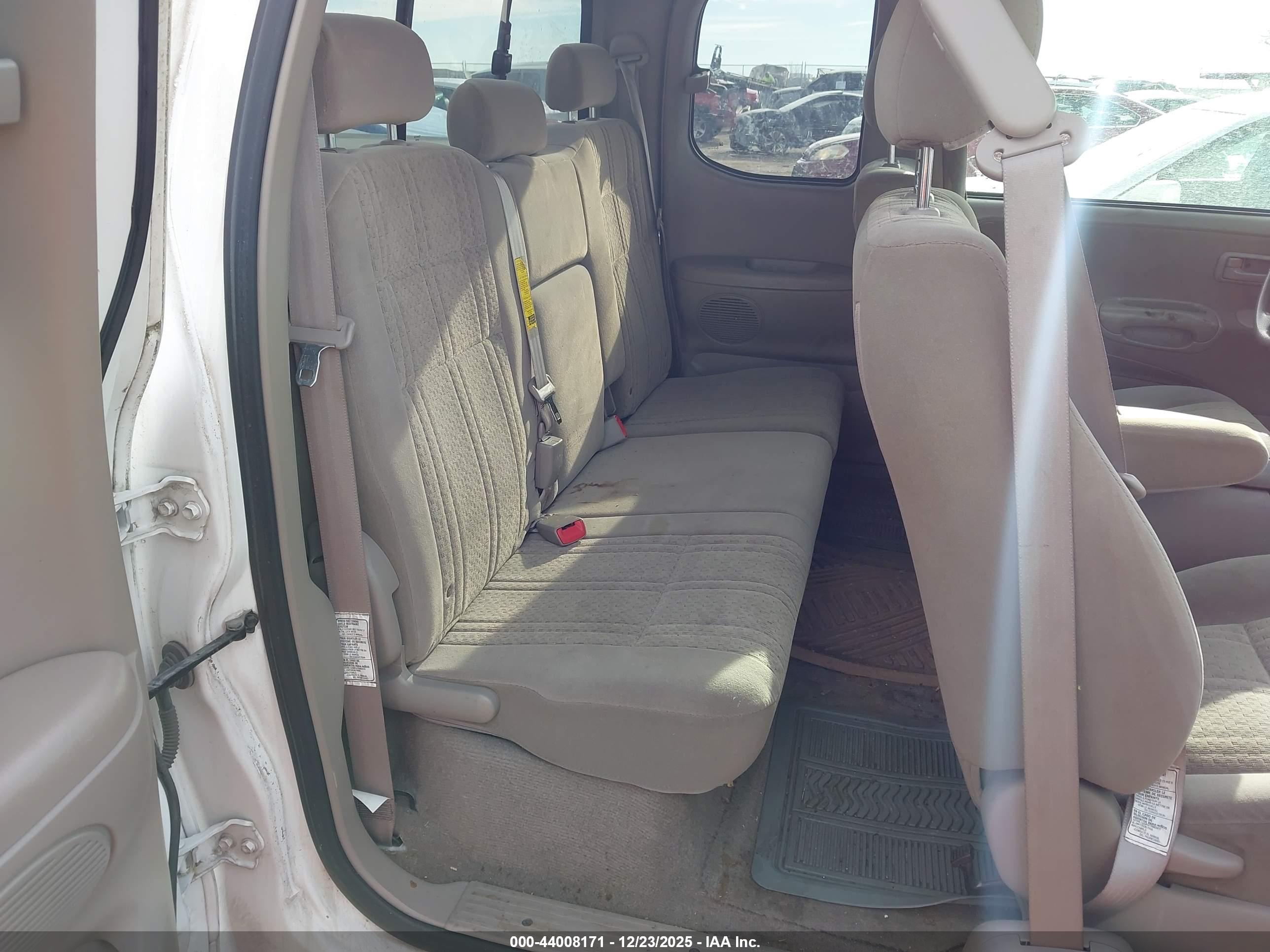 TOYOTA TUNDRA image 8