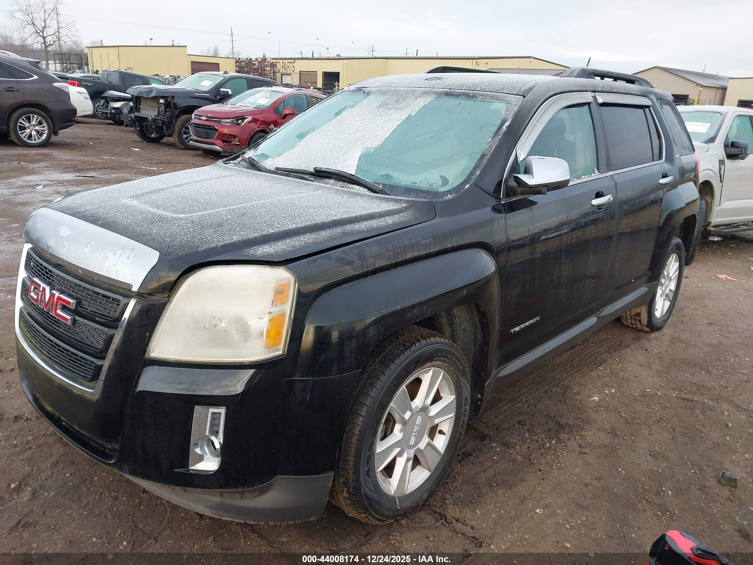 GMC TERRAIN image 2