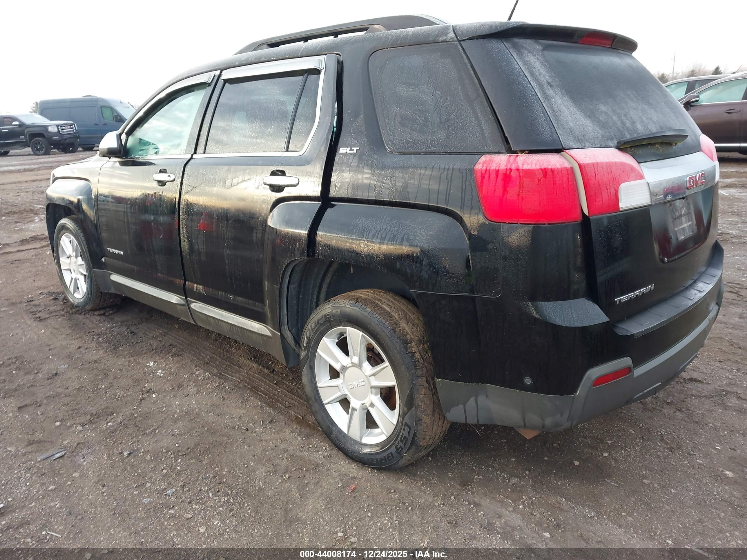GMC TERRAIN image 3