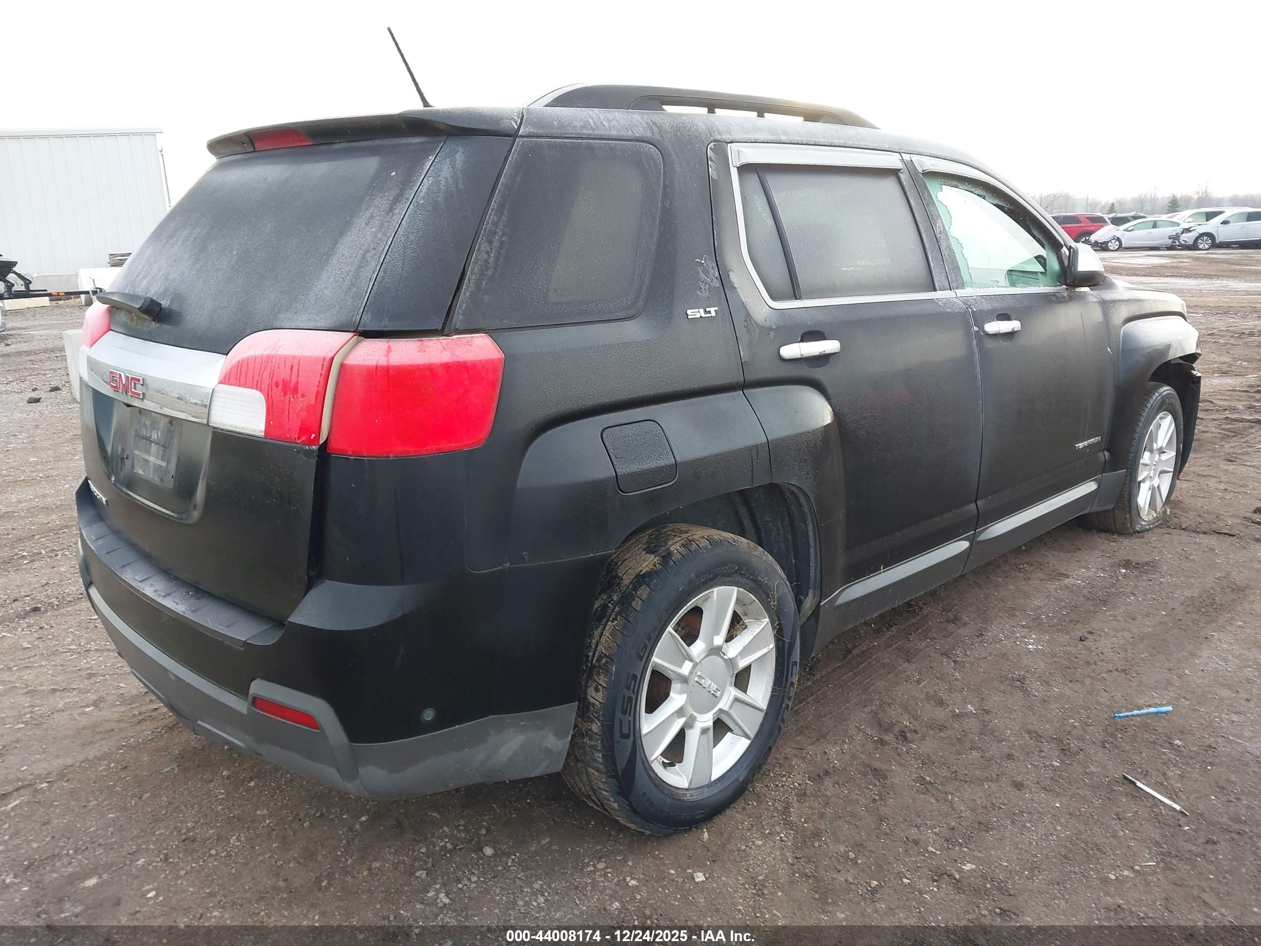 GMC TERRAIN image 4