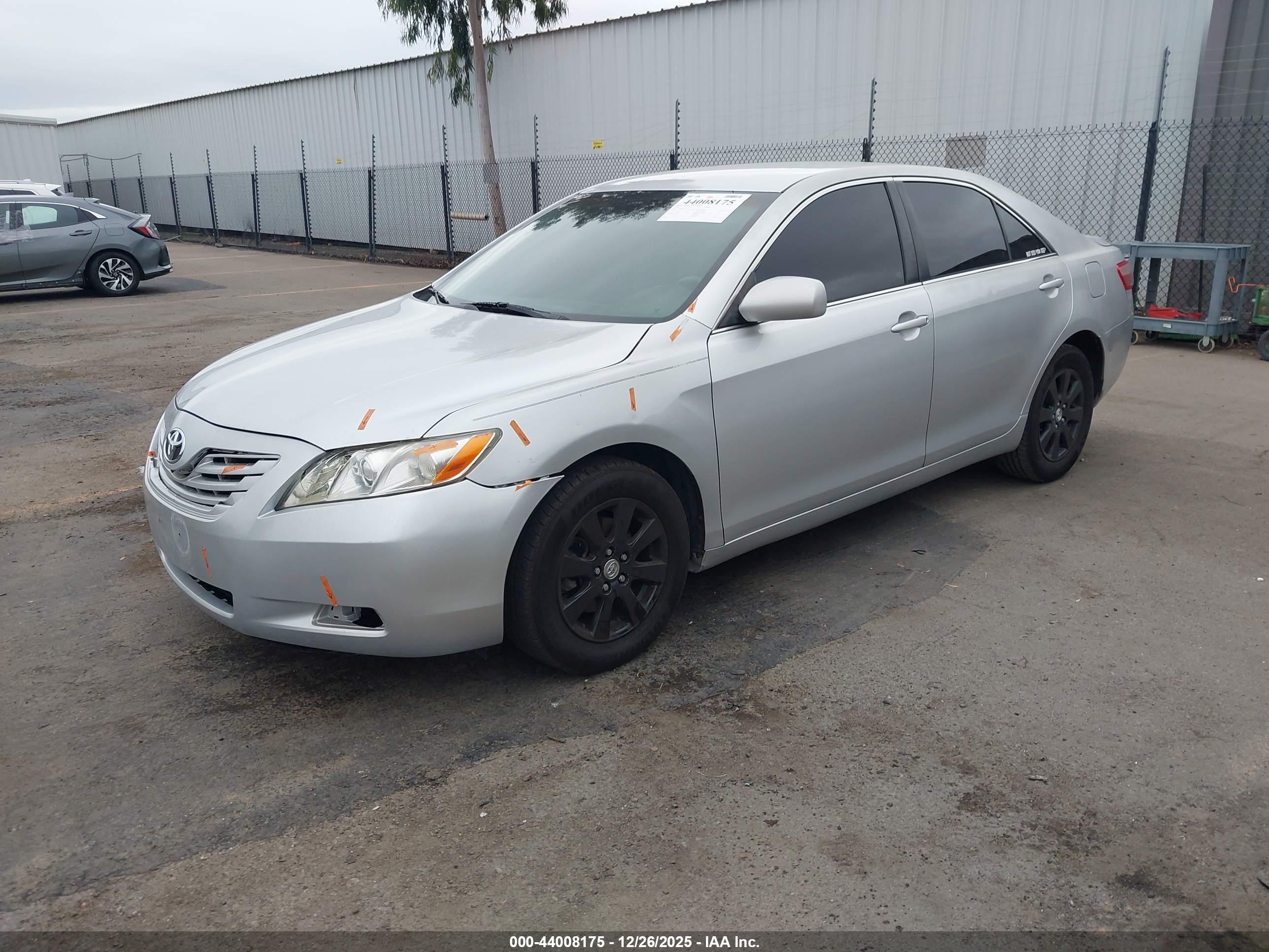 TOYOTA CAMRY image 2