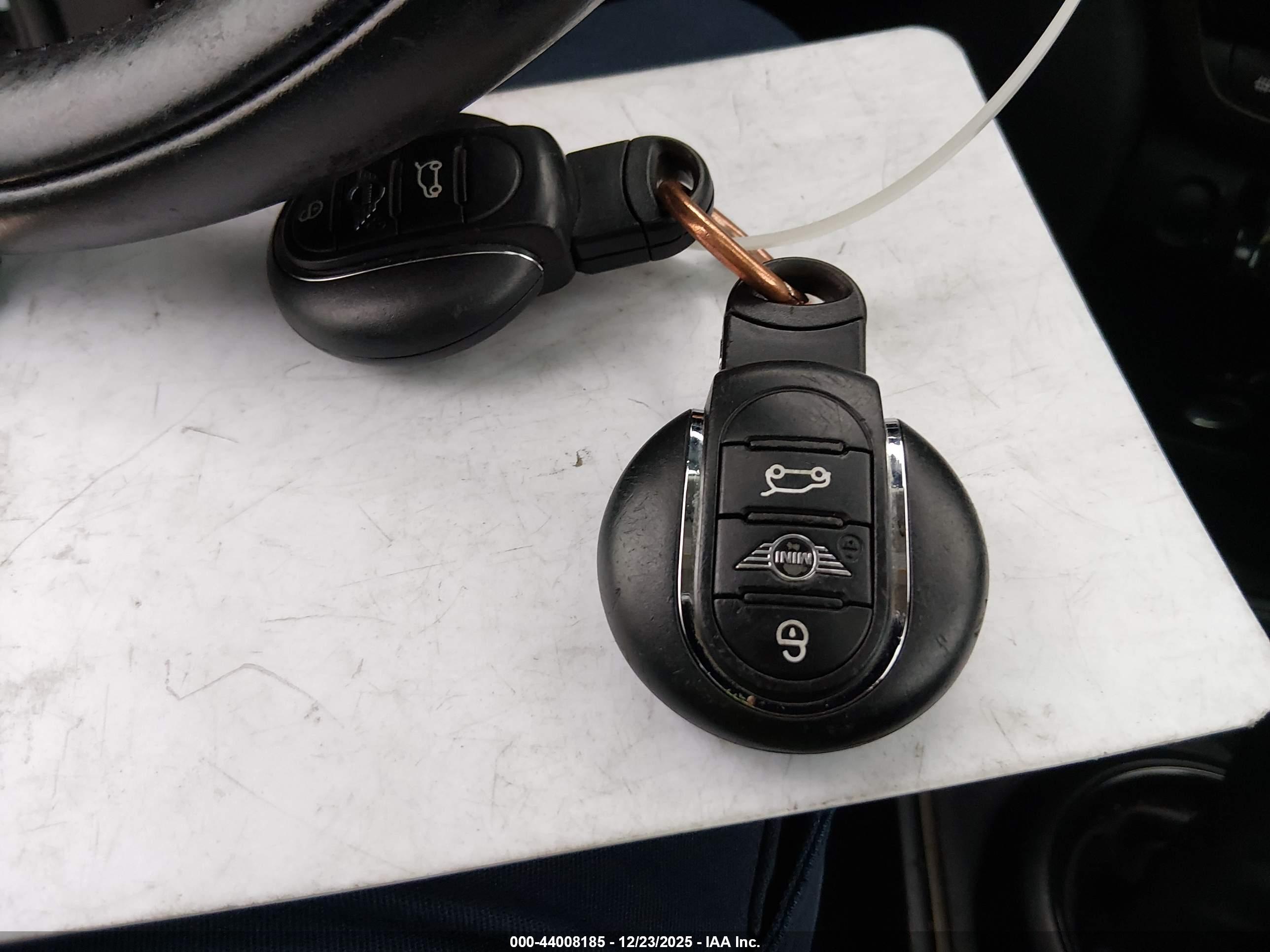 MINI COUNTRYMAN image 11