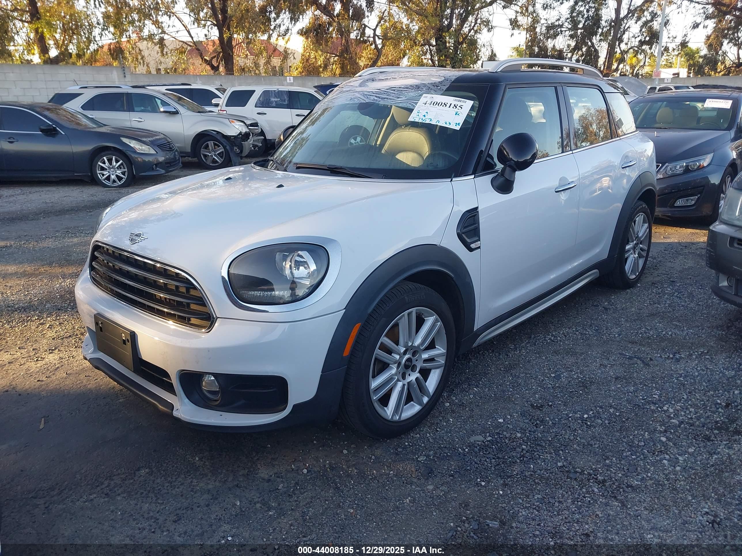 MINI COUNTRYMAN image 2