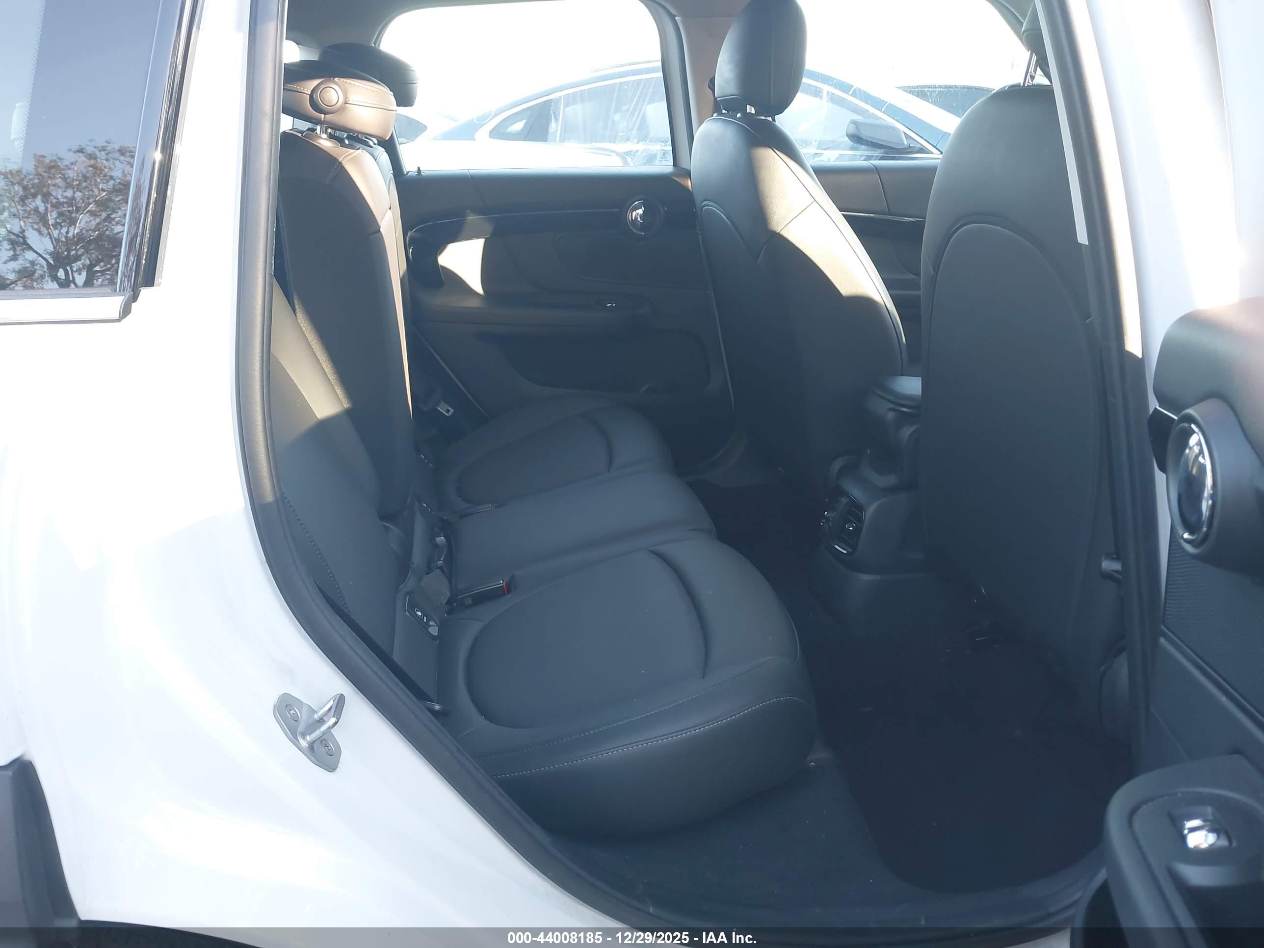 MINI COUNTRYMAN image 8