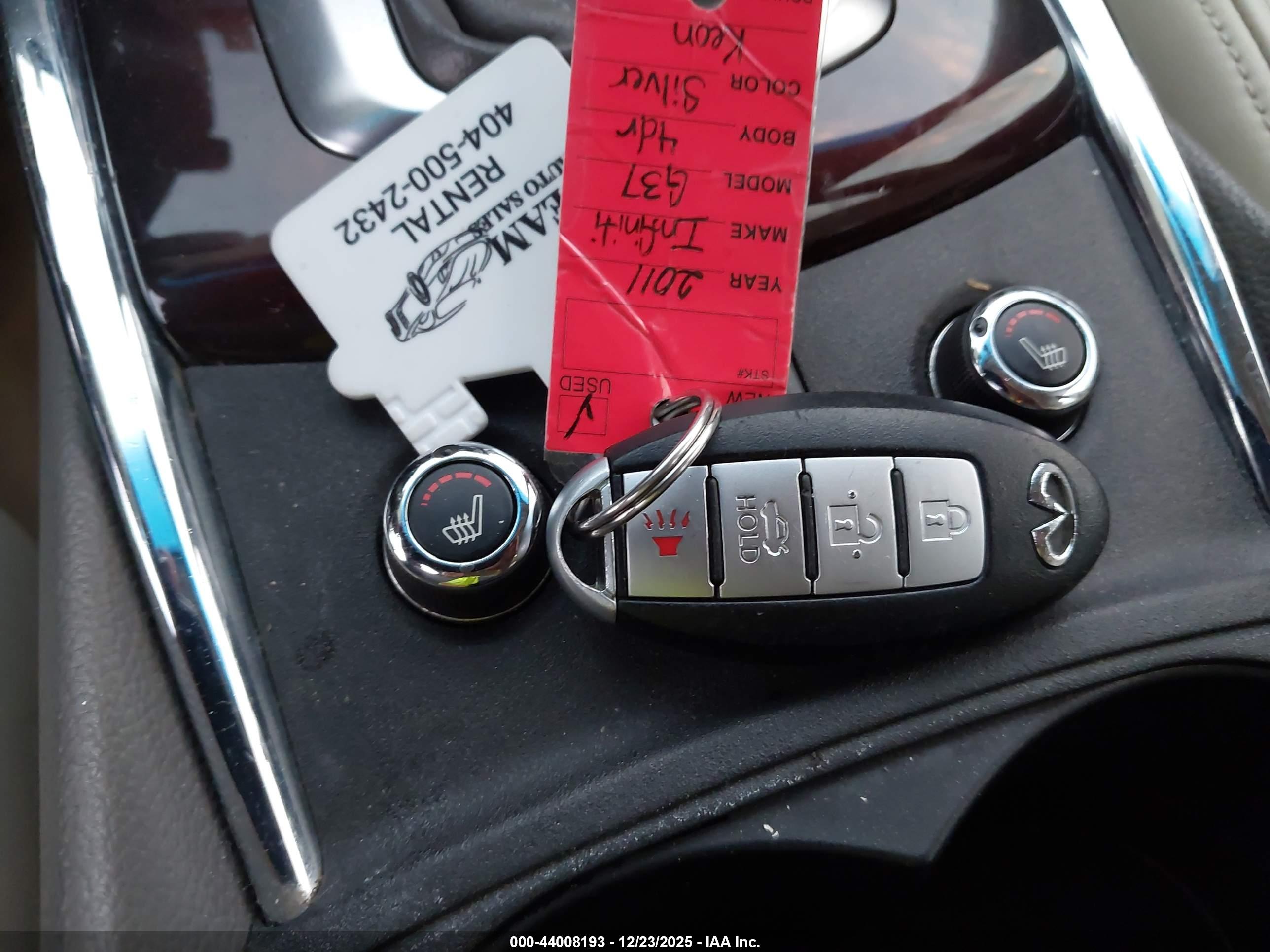 INFINITI G37X image 11