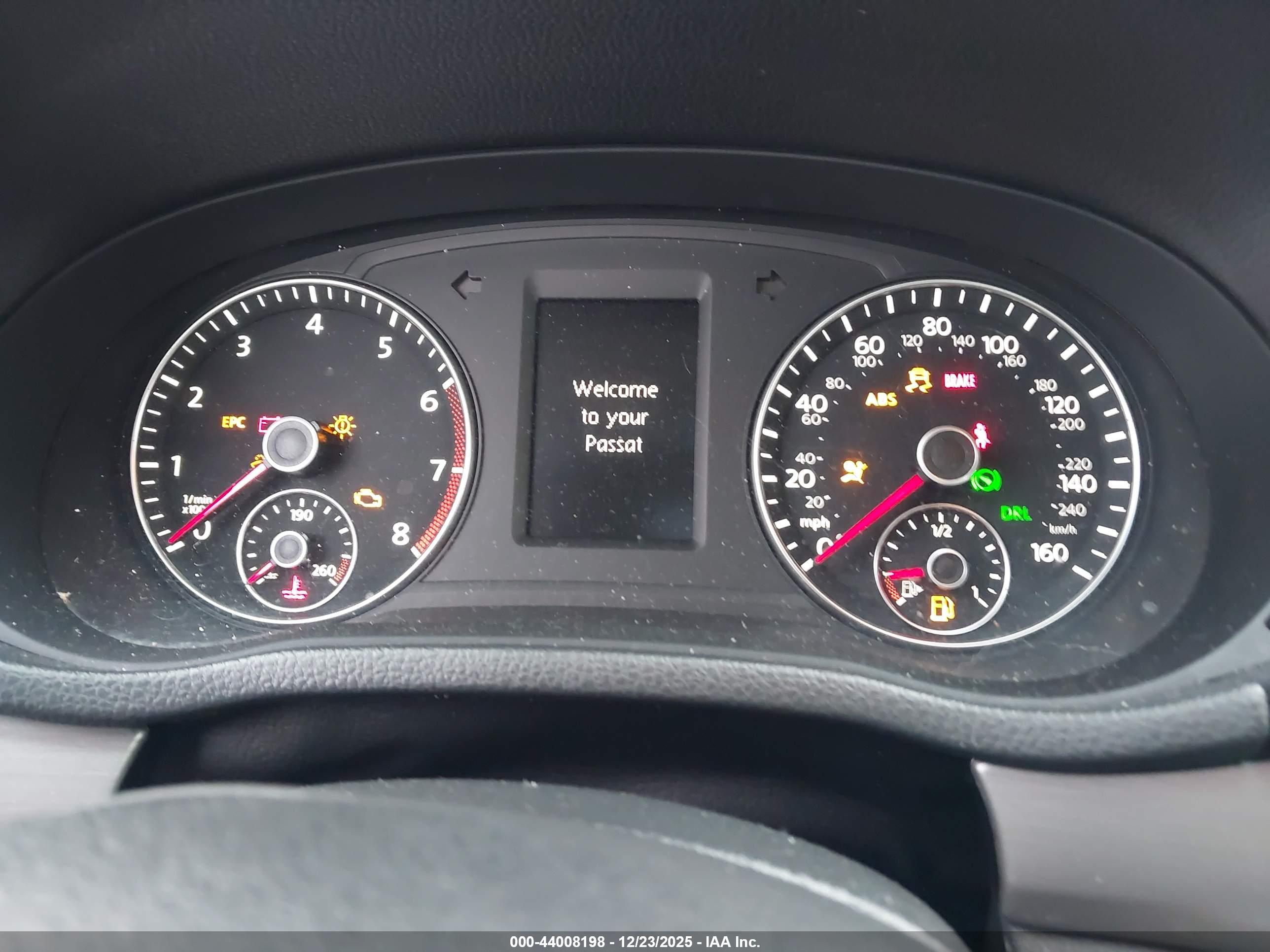 VOLKSWAGEN PASSAT image 7