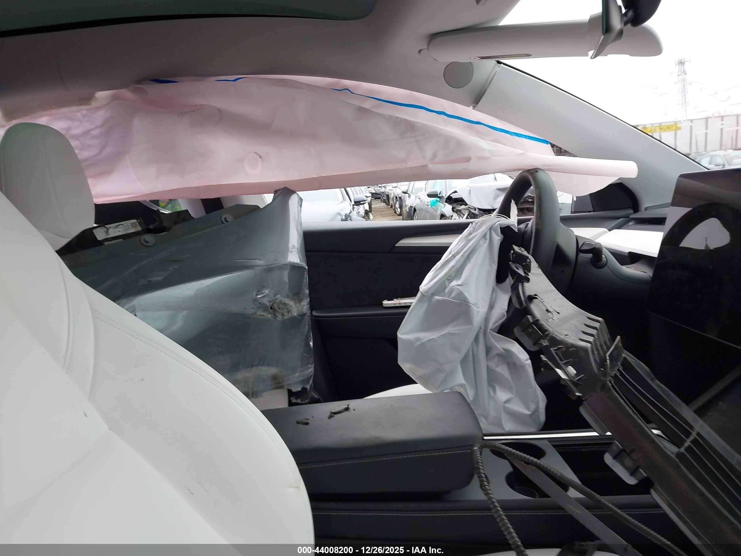 TESLA MODEL image 5