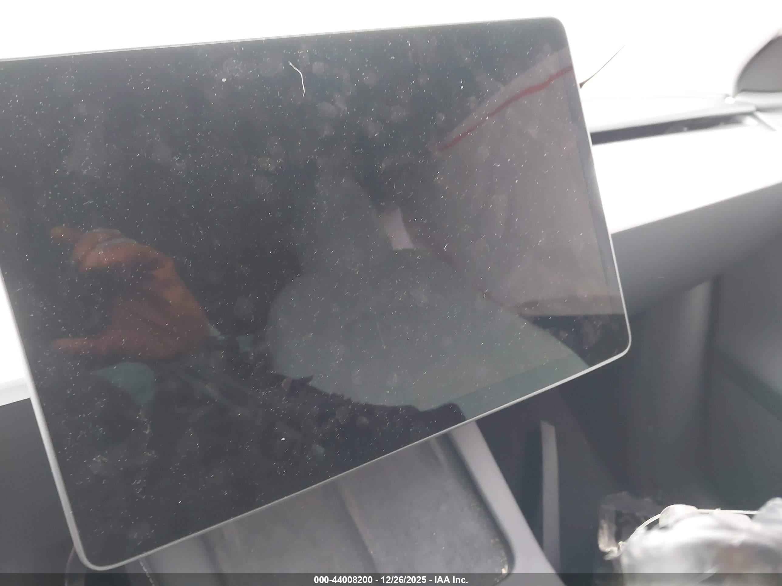 TESLA MODEL image 7