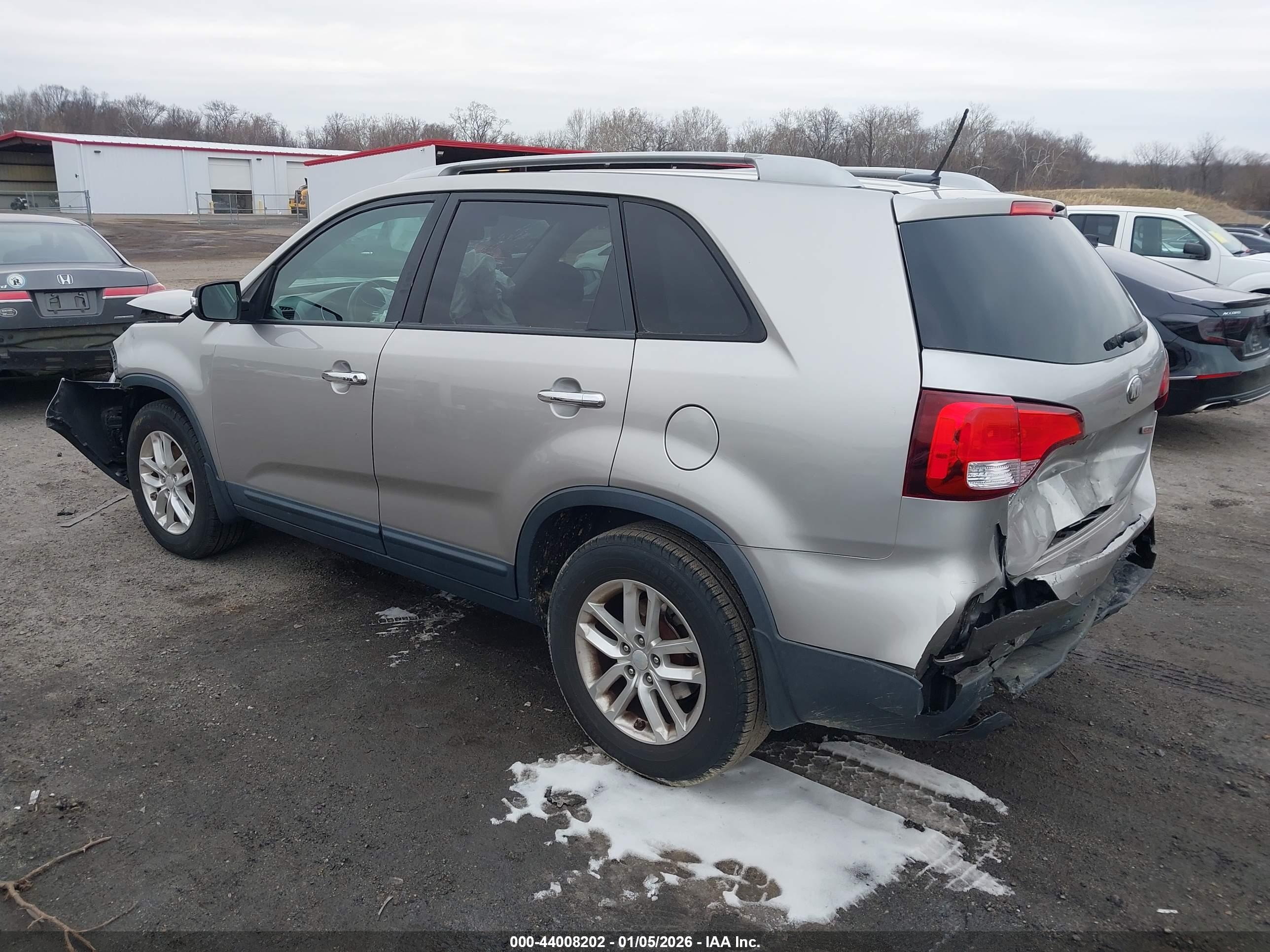 KIA SORENTO image 3