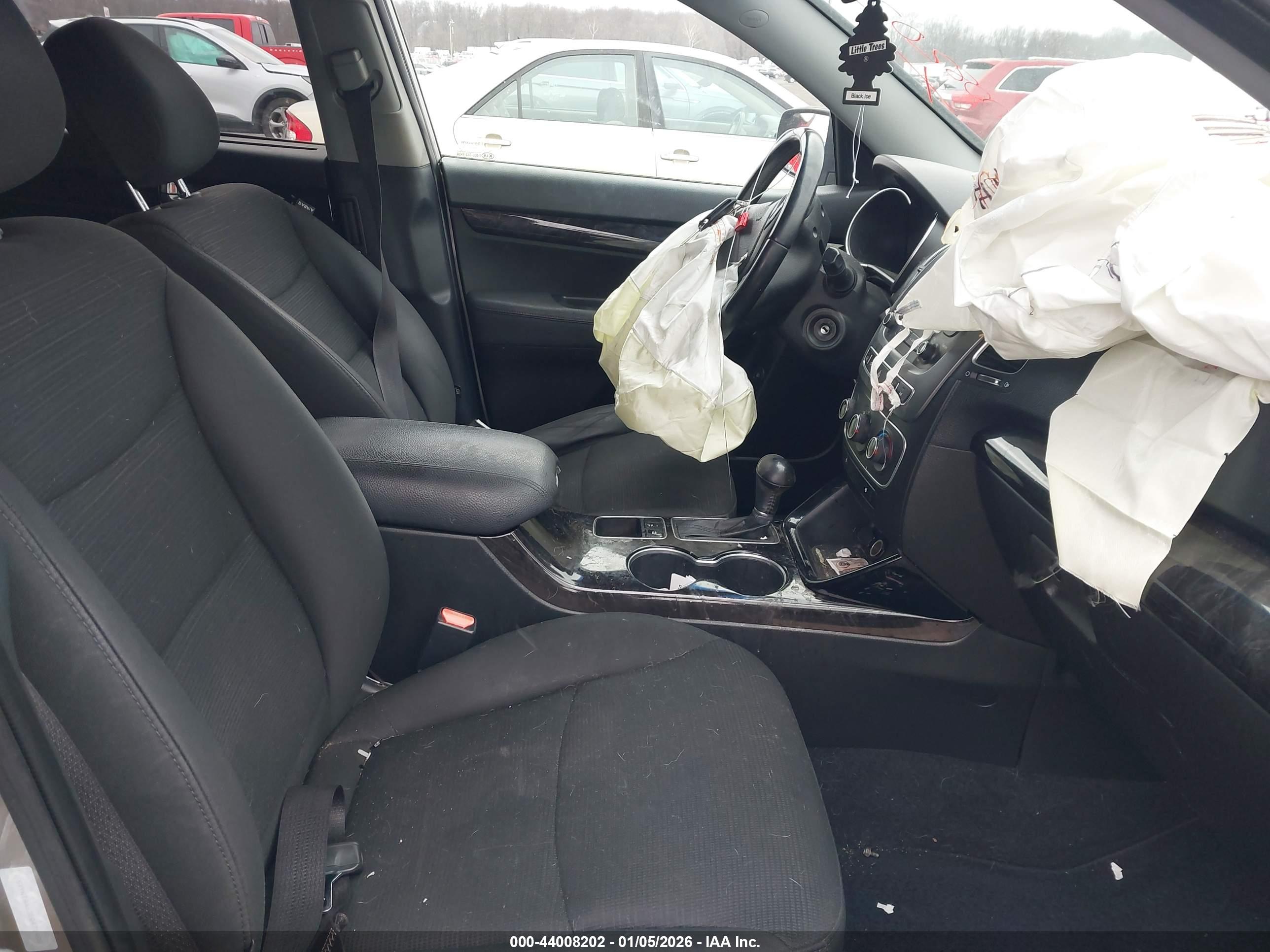 KIA SORENTO image 5