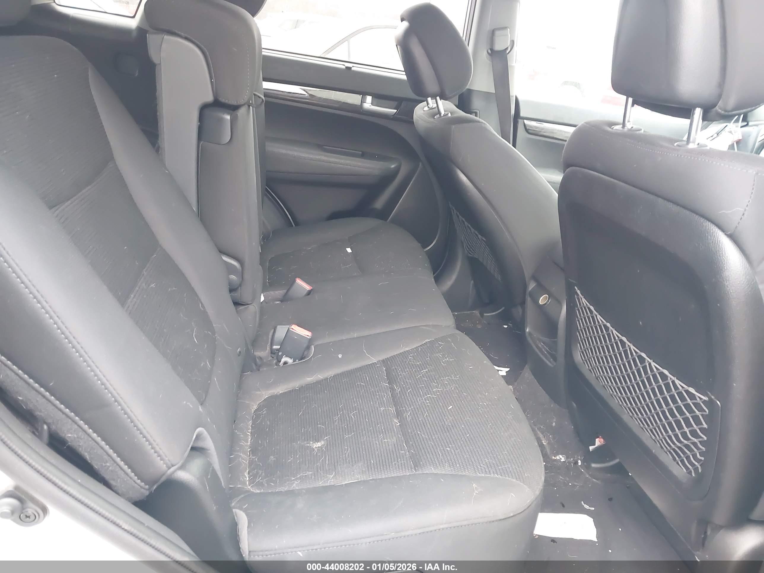 KIA SORENTO image 8