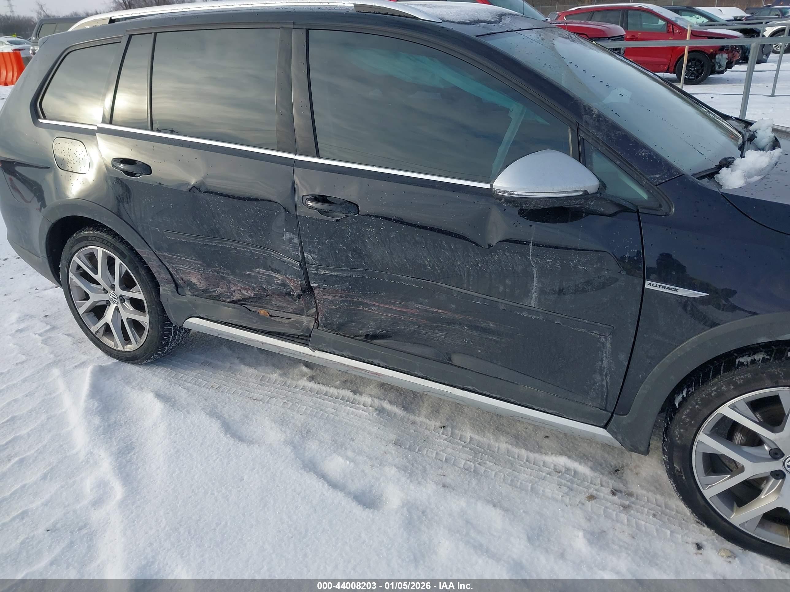 VOLKSWAGEN GOLF image 6