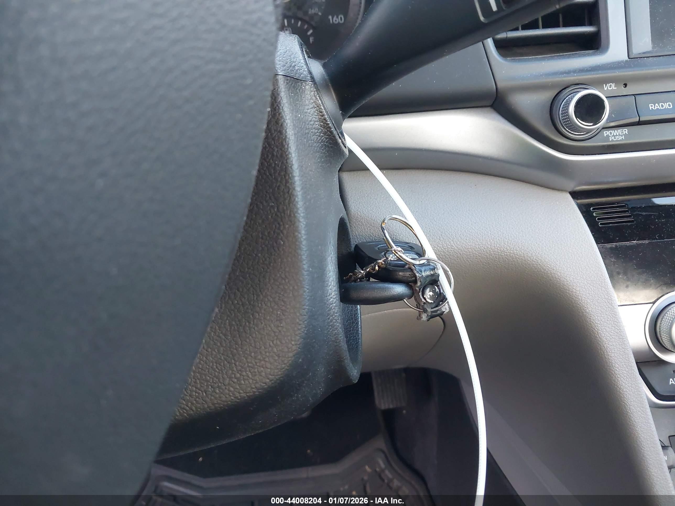 HYUNDAI ELANTRA image 11