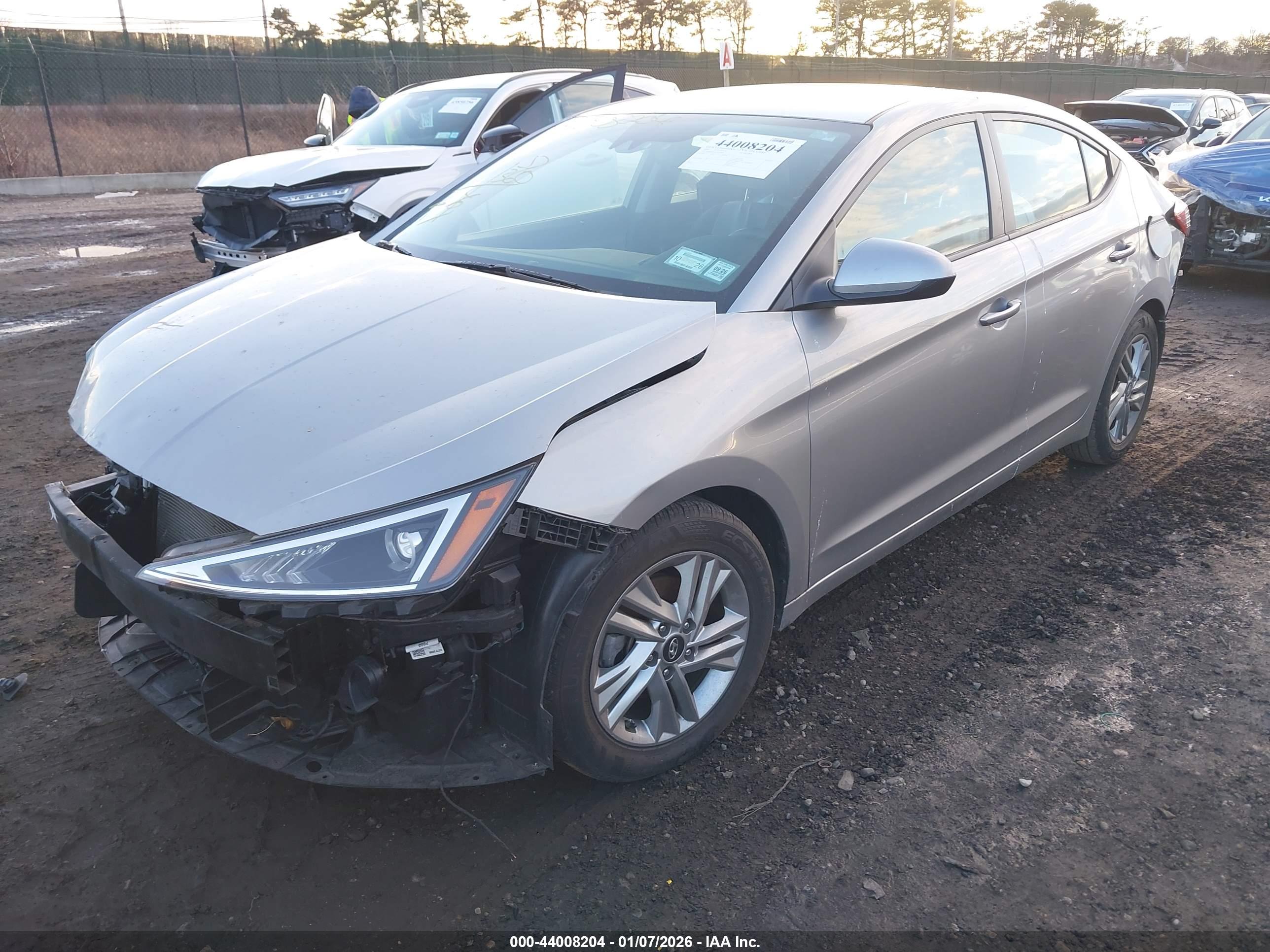 HYUNDAI ELANTRA image 2