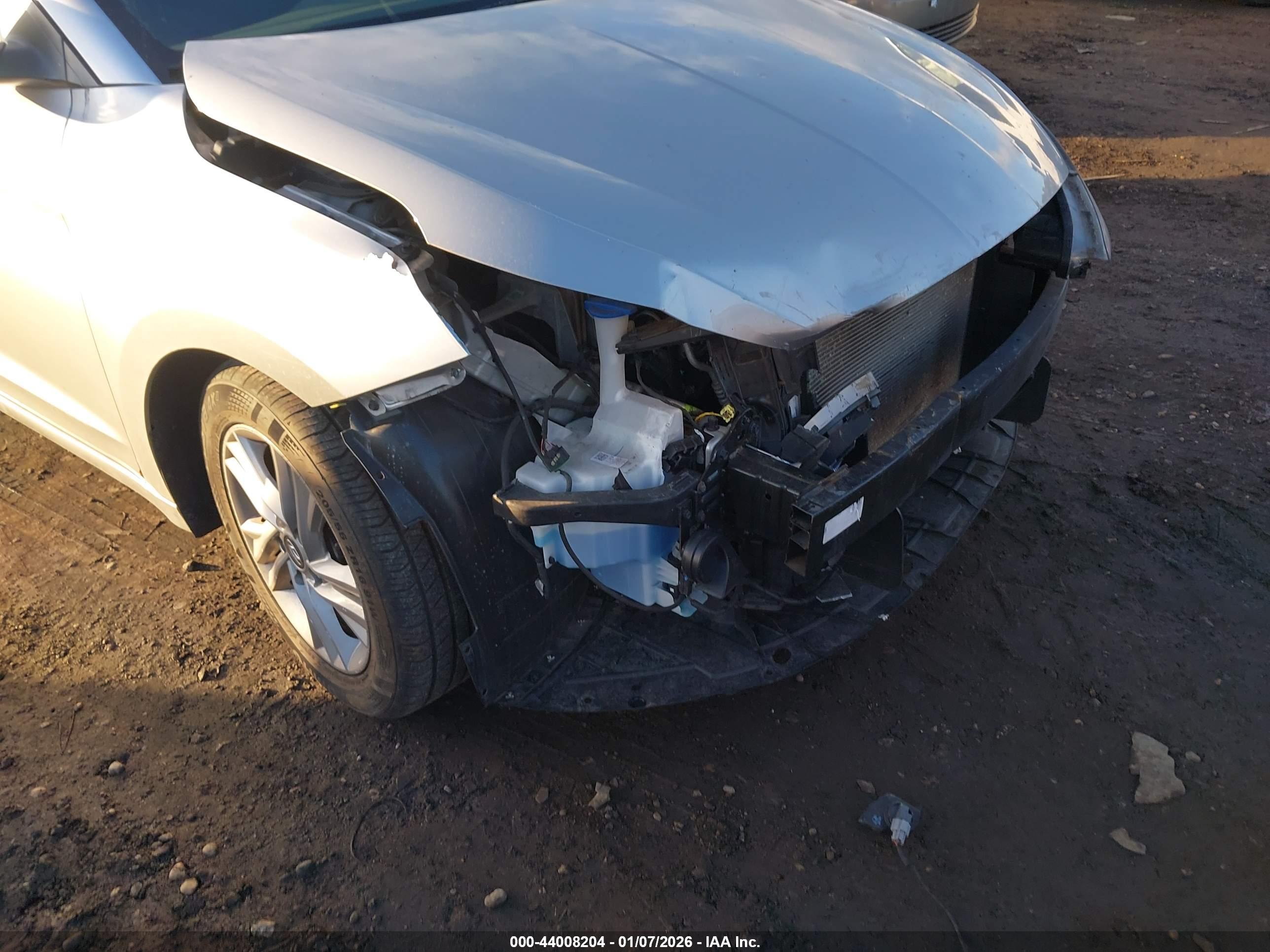 HYUNDAI ELANTRA image 6