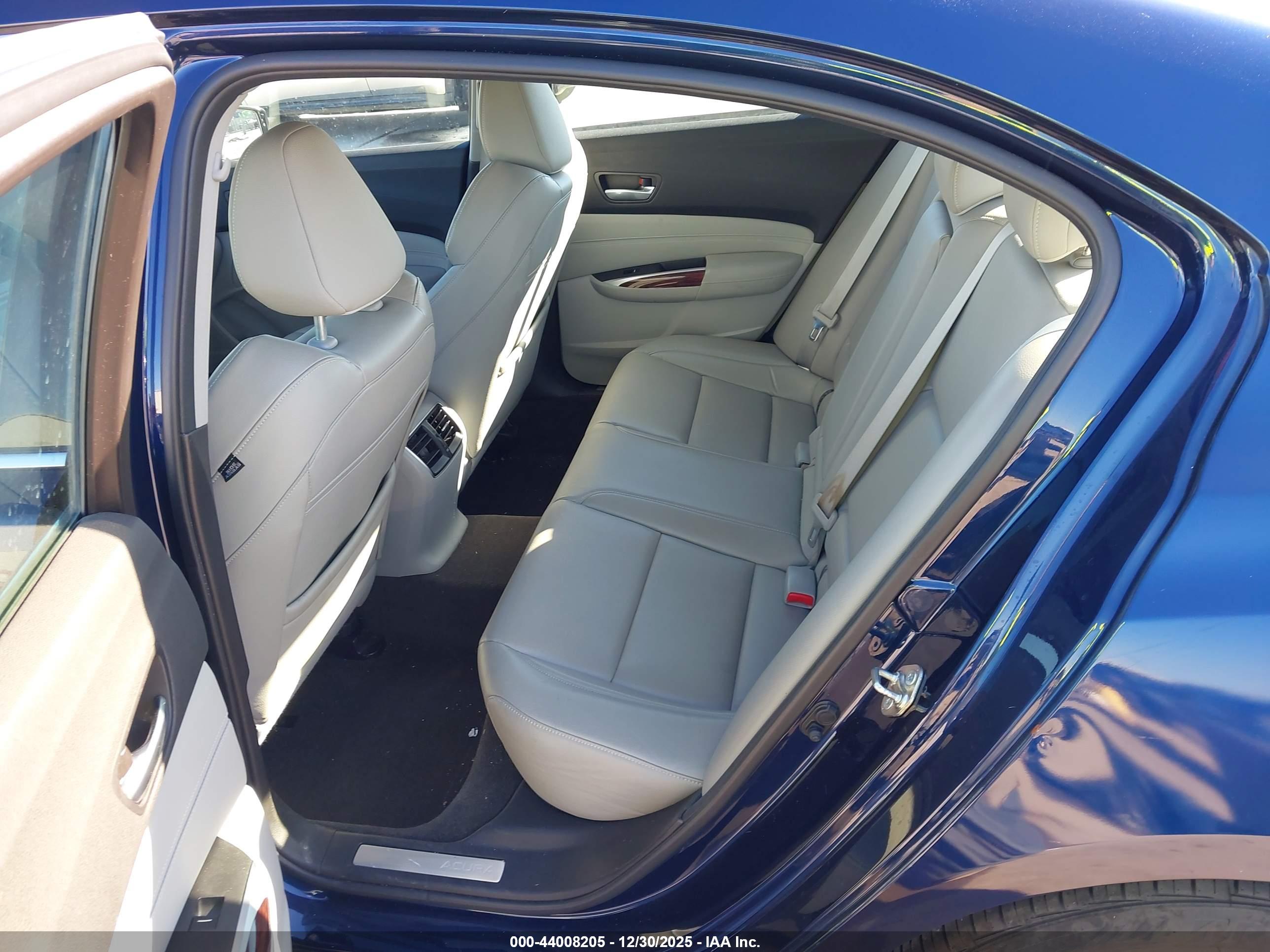 ACURA TLX image 8
