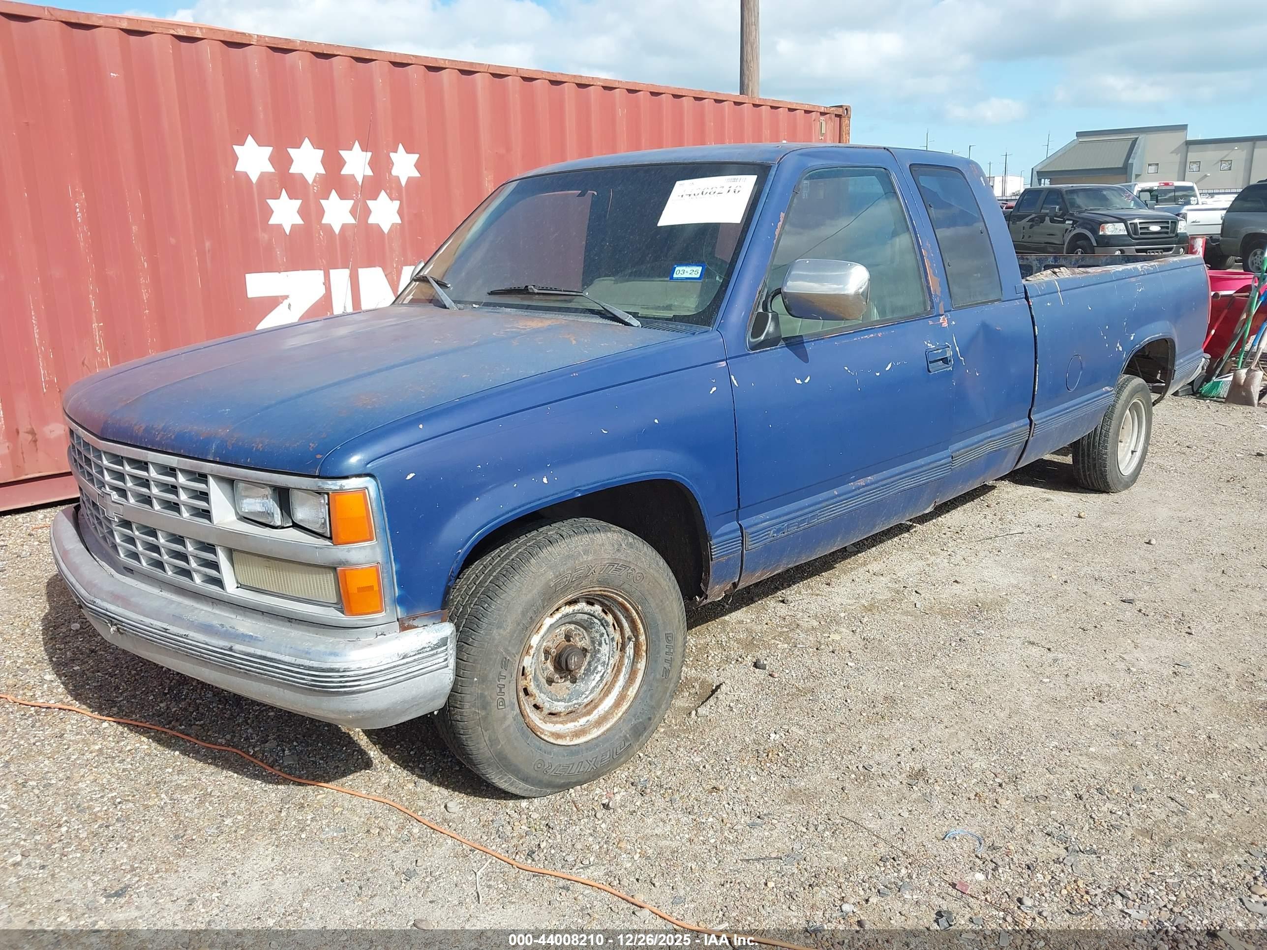 CHEVROLET GMT-400 image 2
