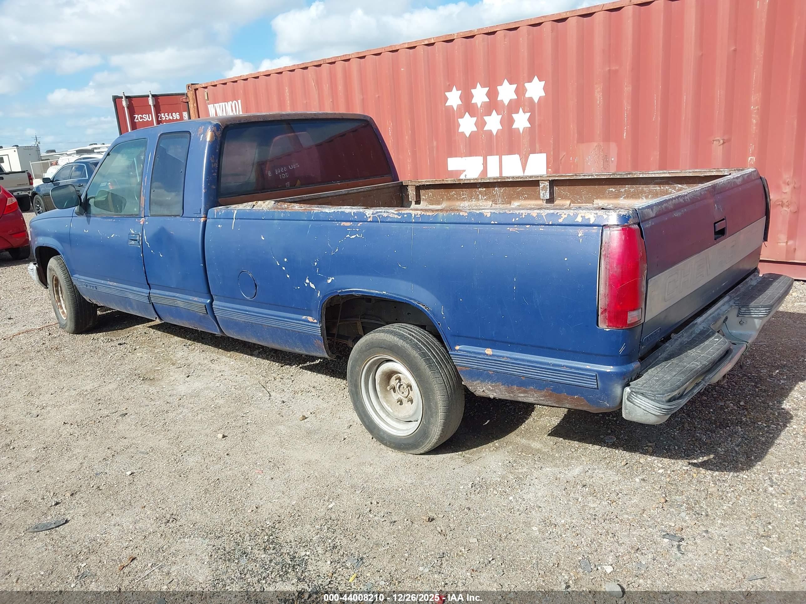 CHEVROLET GMT-400 image 3