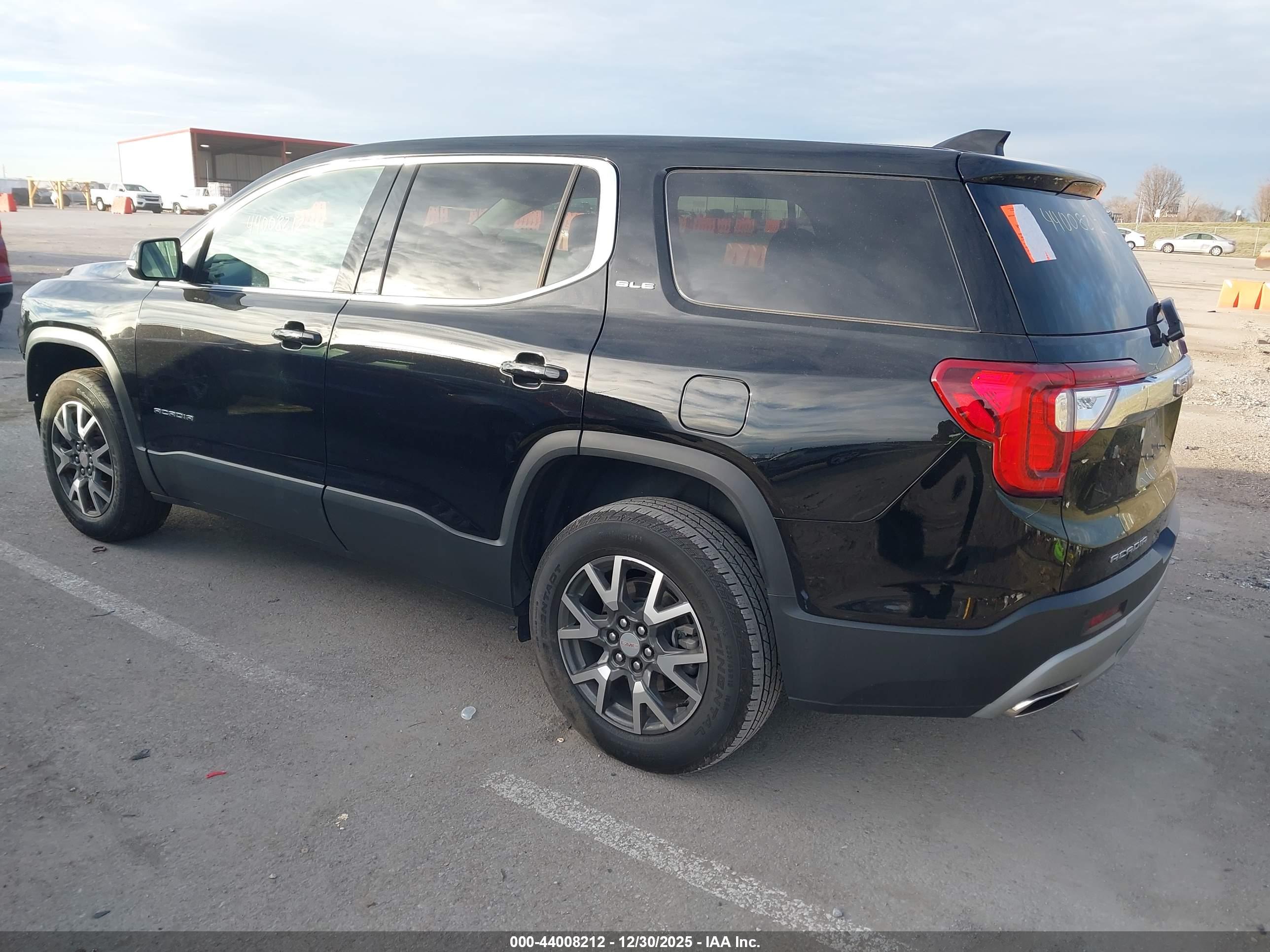 GMC ACADIA image 3