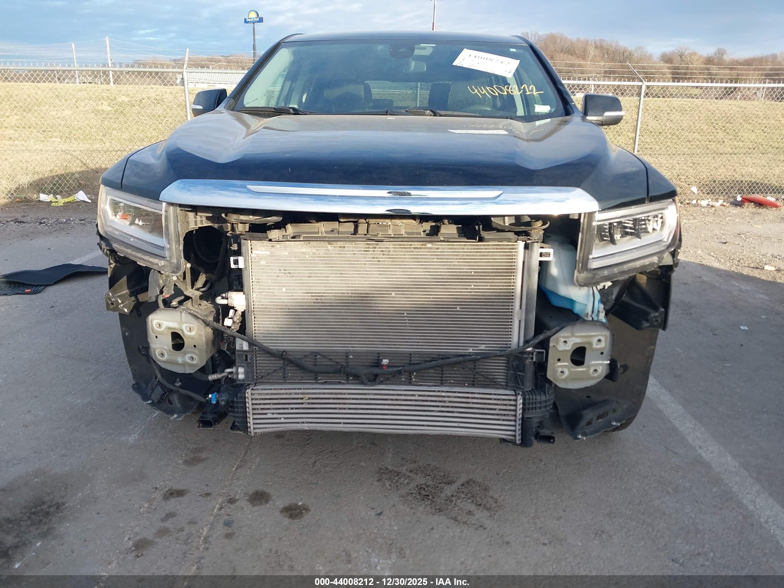 GMC ACADIA image 6