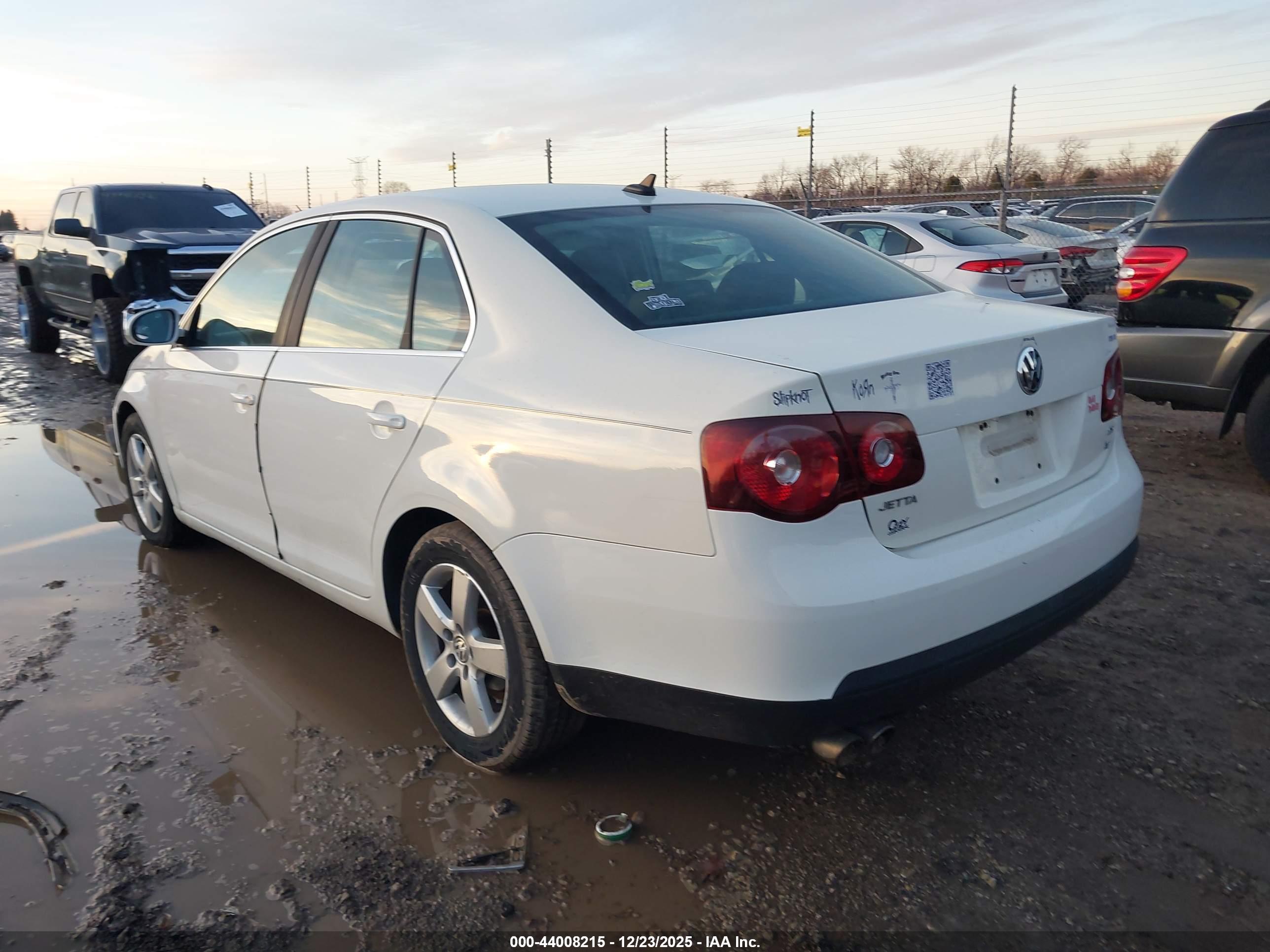 VOLKSWAGEN JETTA image 3