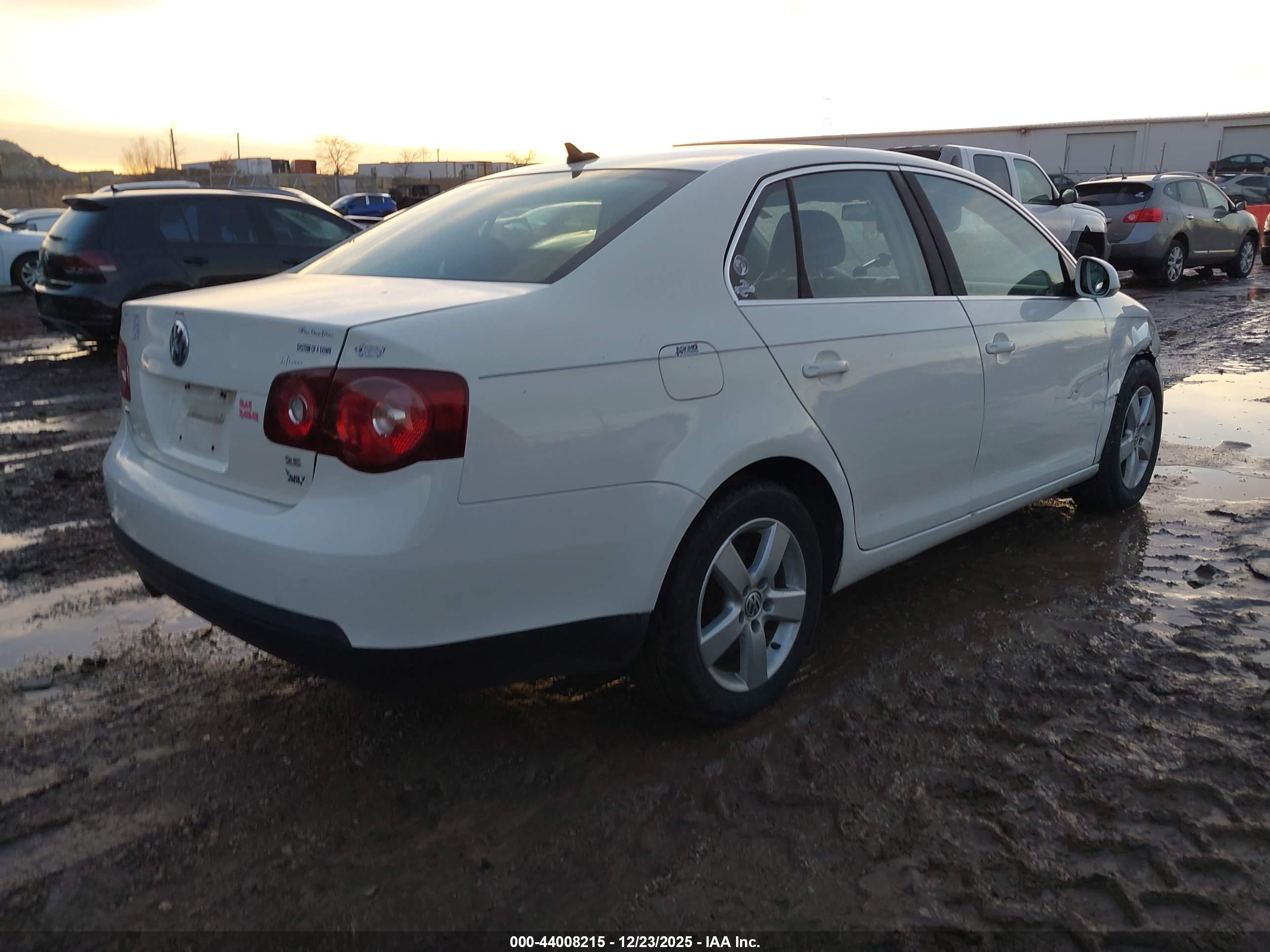 VOLKSWAGEN JETTA image 4