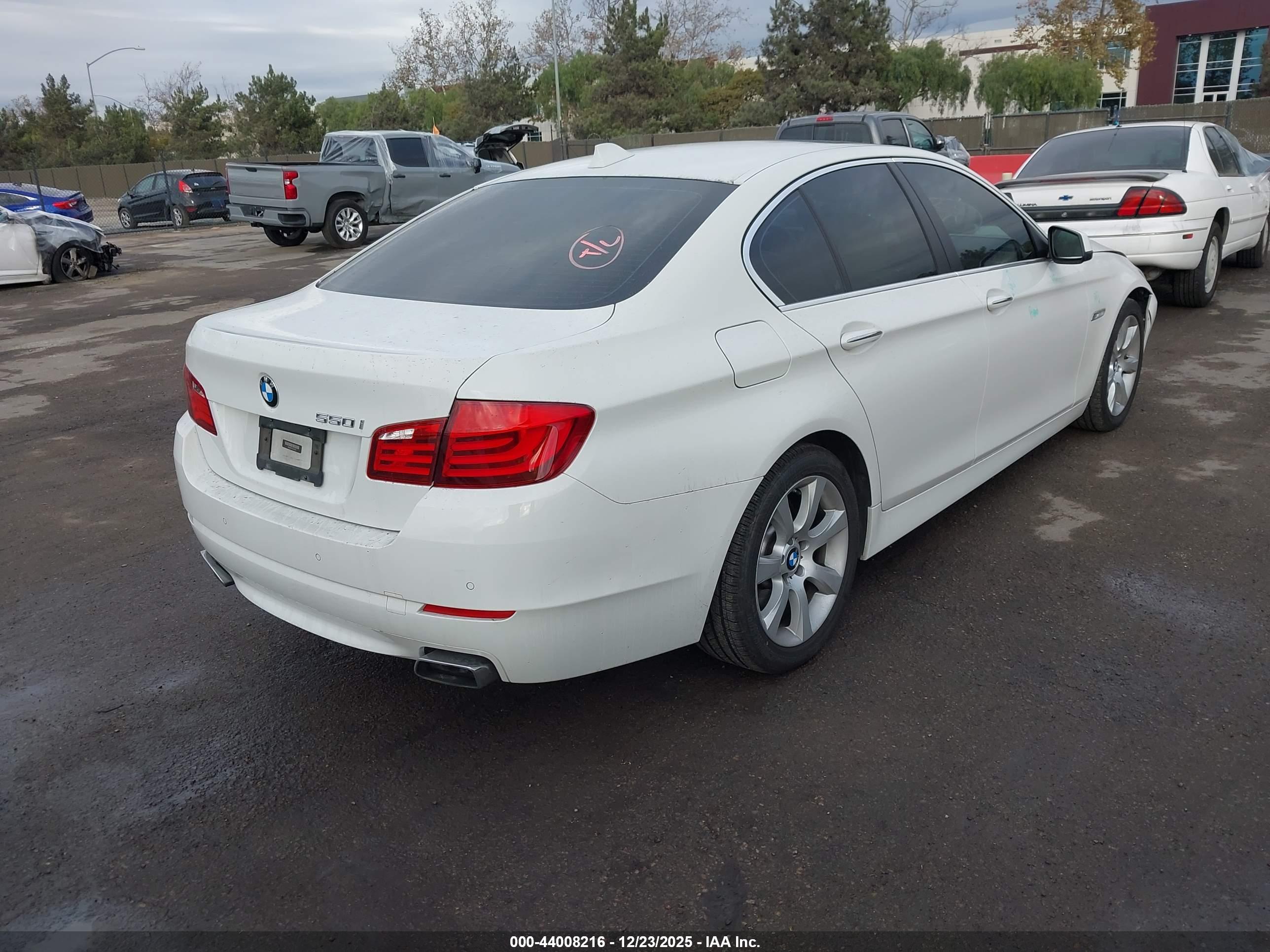BMW 550I image 4