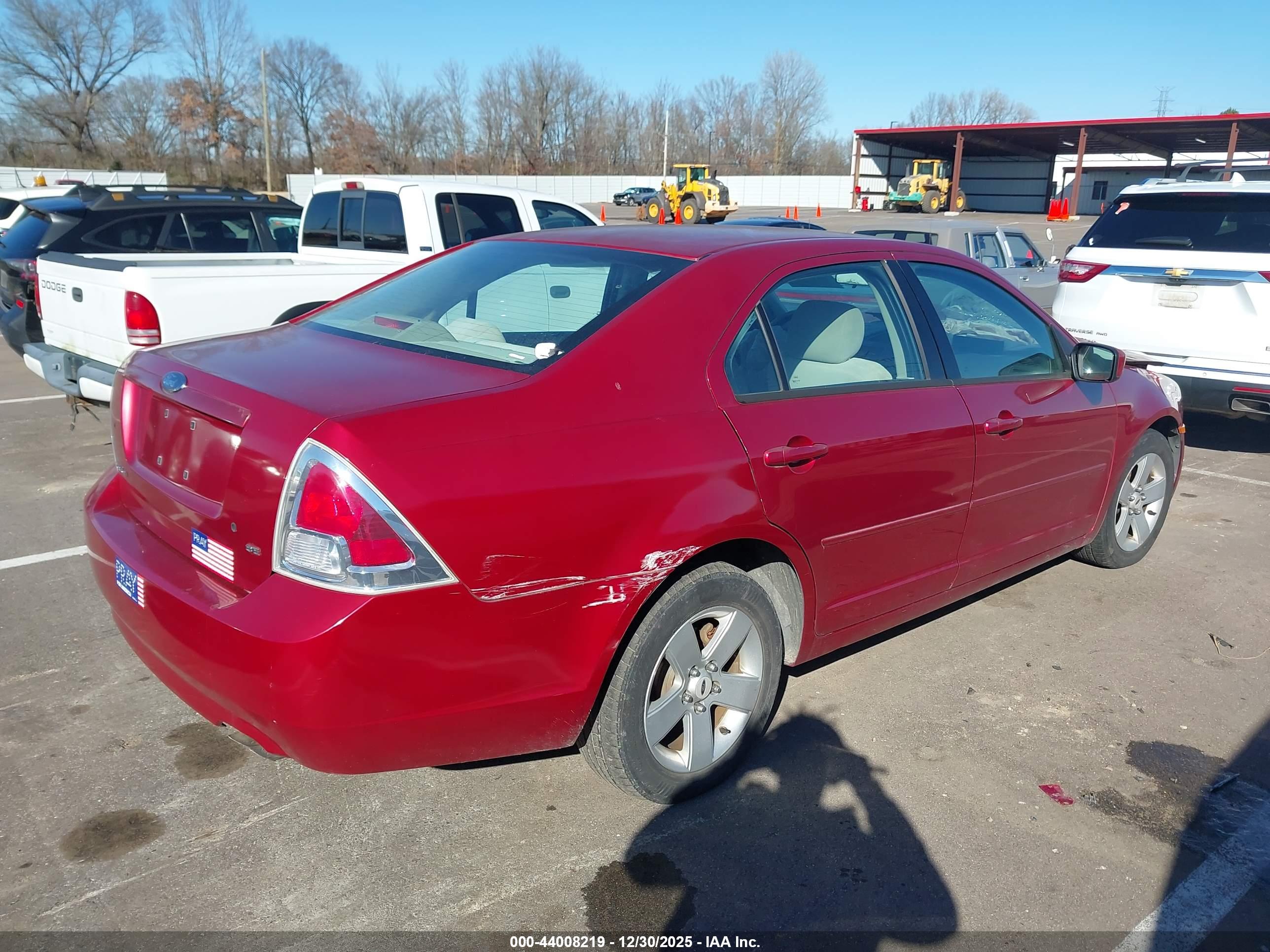 FORD FUSION image 4